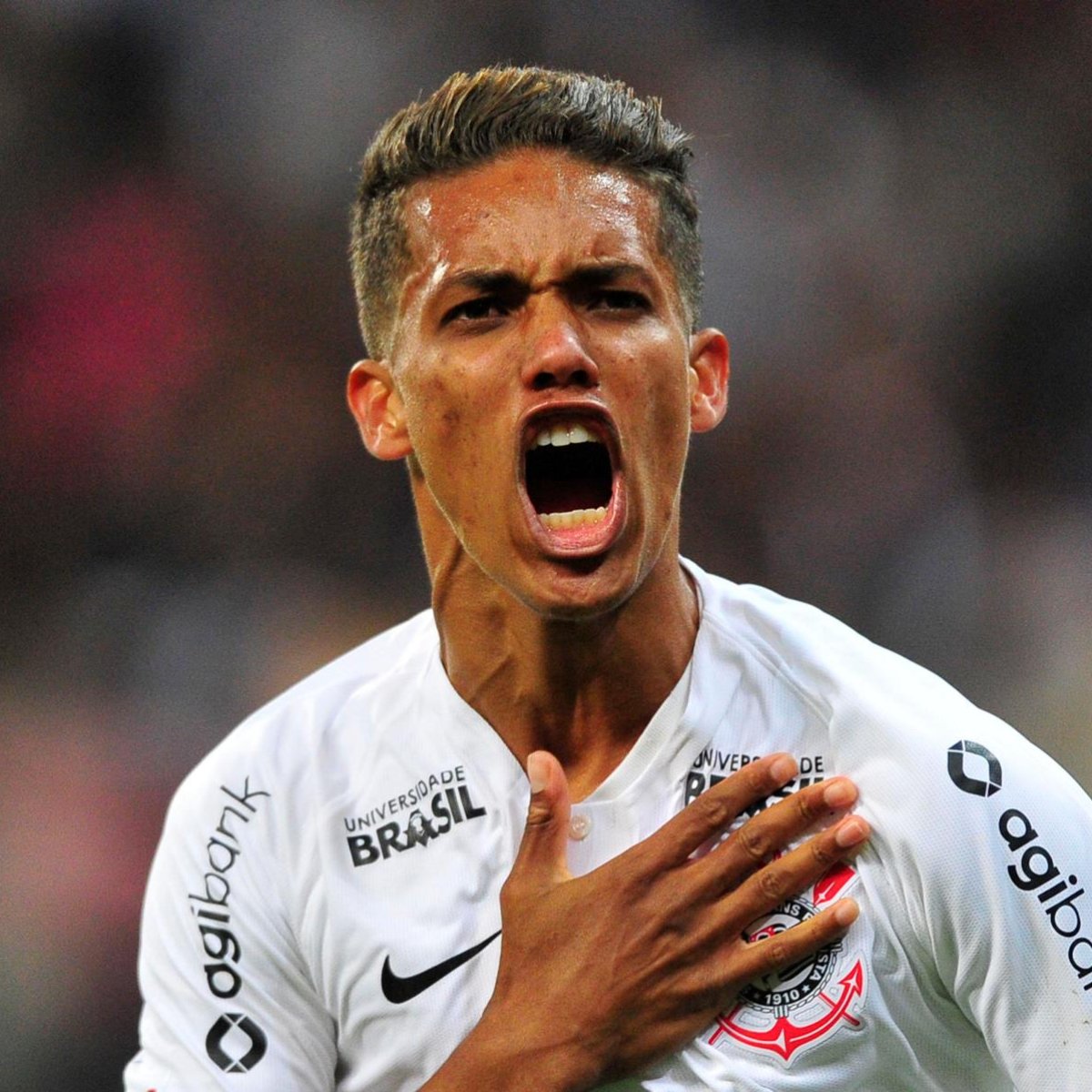 Depois Da China Ajax Tenta Tirar Pedrinho Do Corinthians