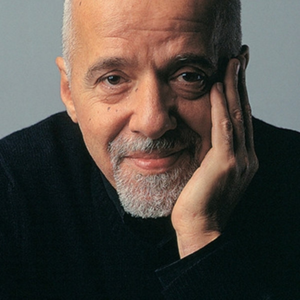 Cansei das mesmas perguntas”, diz Paulo Coelho, irritado