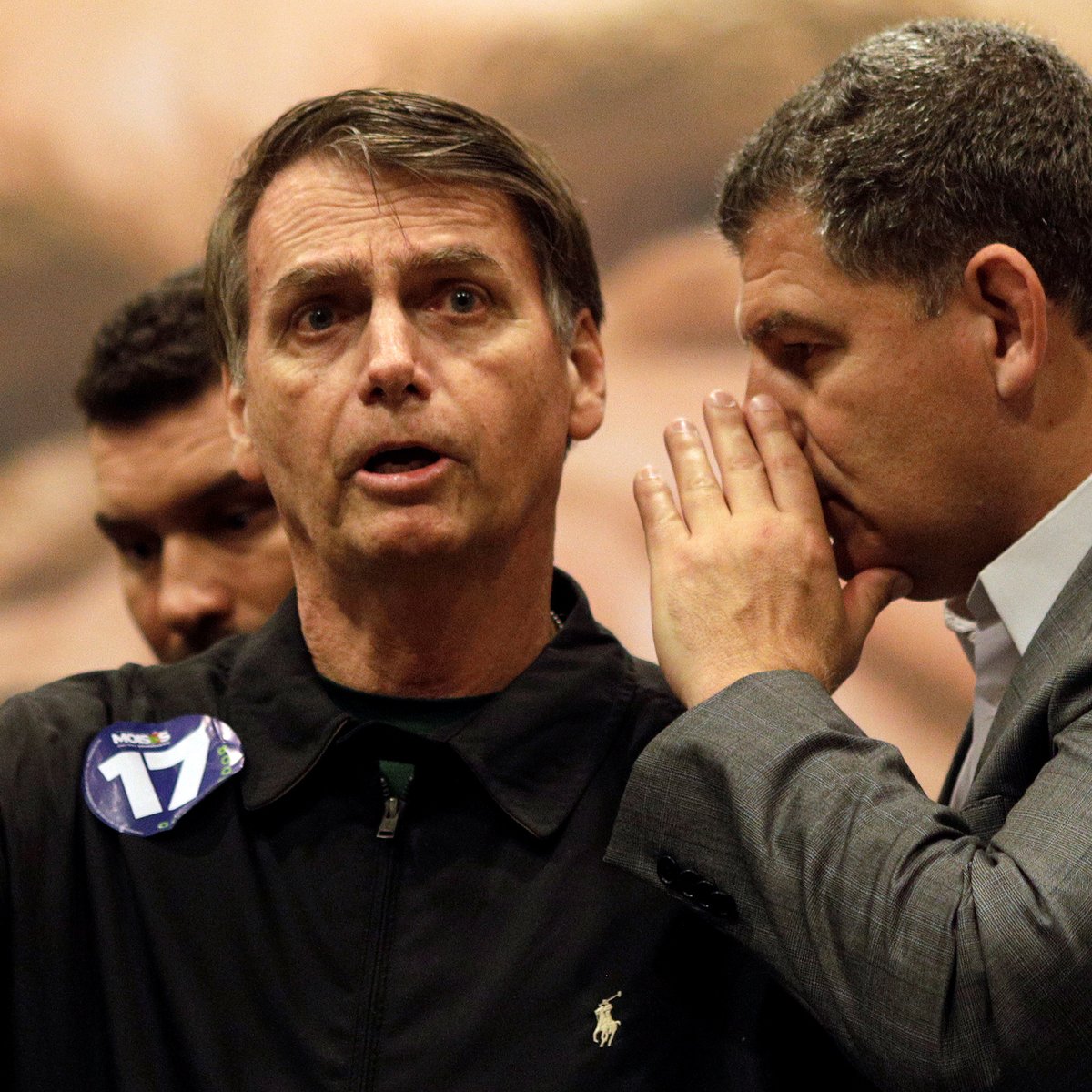 Resultado de imagem para fotos de bibiano com bolsonaro falando ao ouvido