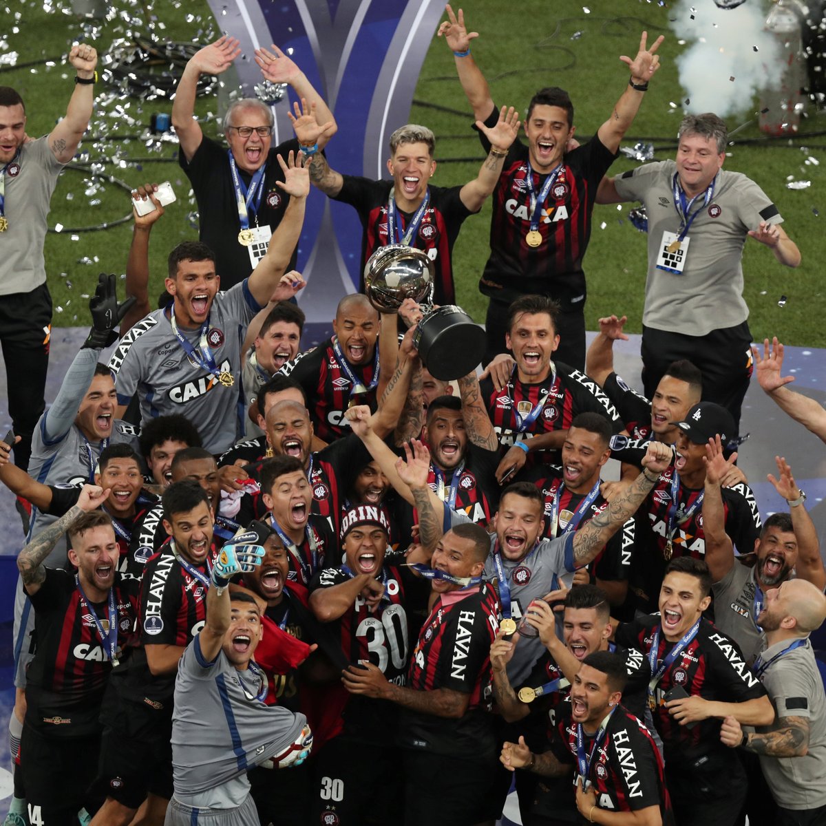 Atletico Pr Salva Ano De Derrotas Para O Futebol Brasileiro