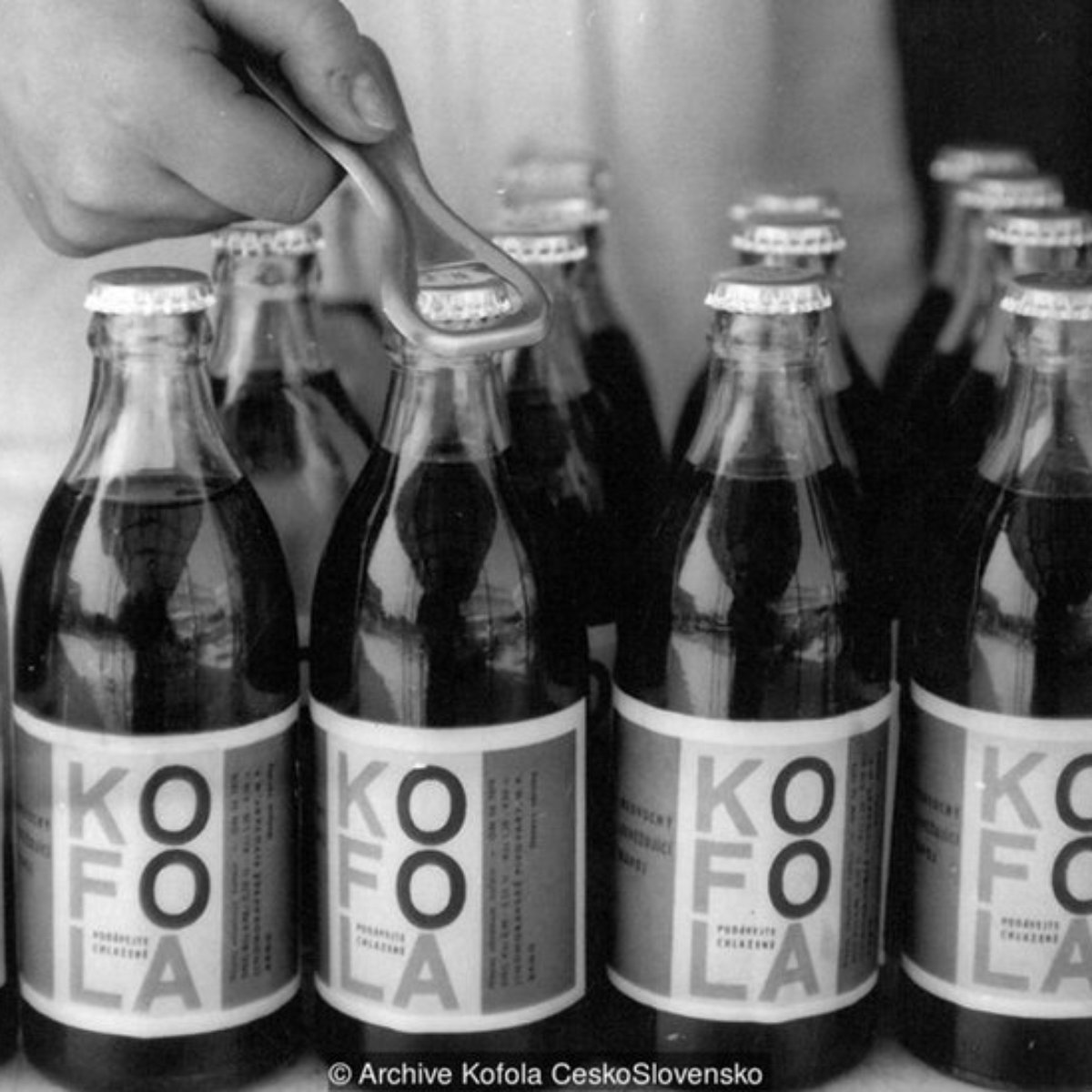 Kofola A Bebida Criada Na Guerra Fria Para Competir Com A Coca Cola E A Pepsi