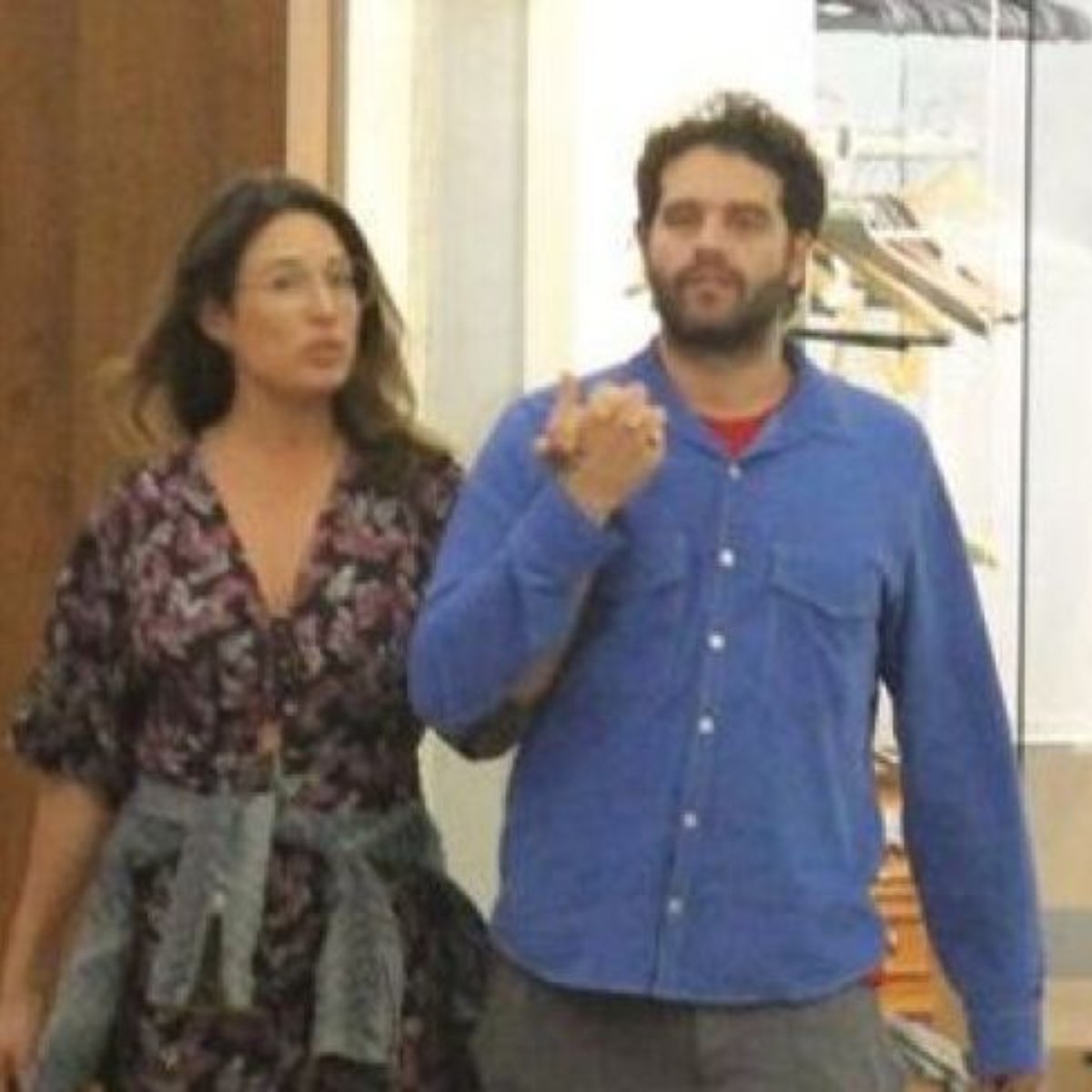 Giselle Itie Passeia Com Guilherme Winter E Comemora Os 40 Anos Do