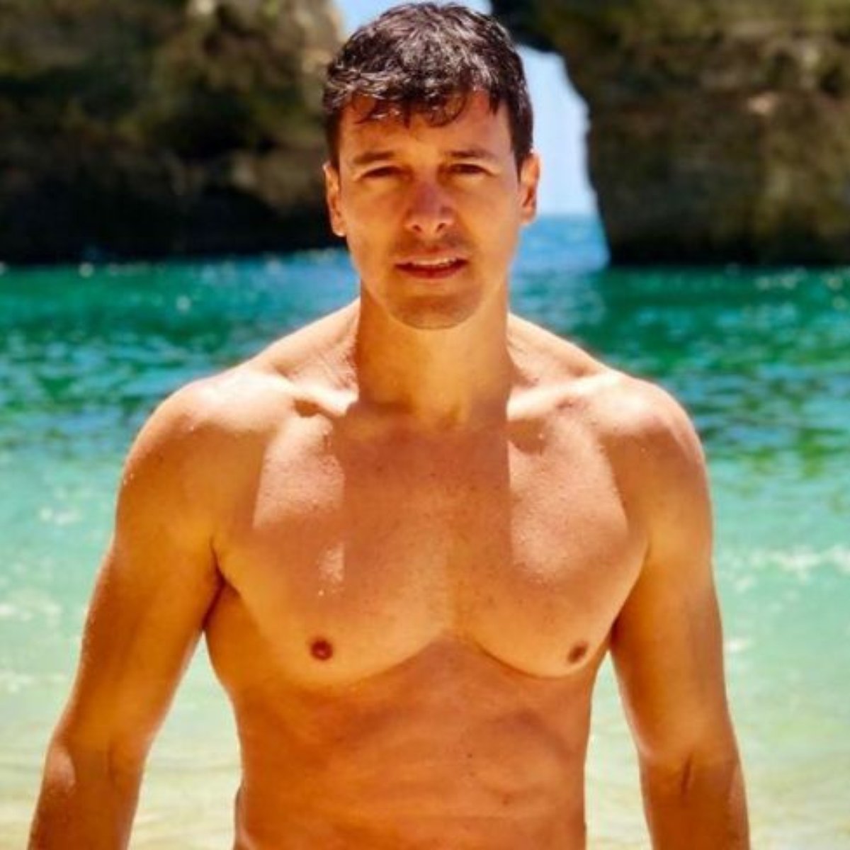 Rodrigo Faro Ironiza Suposto Convite Da Tv Globo De Ferias De Tanga De Croche