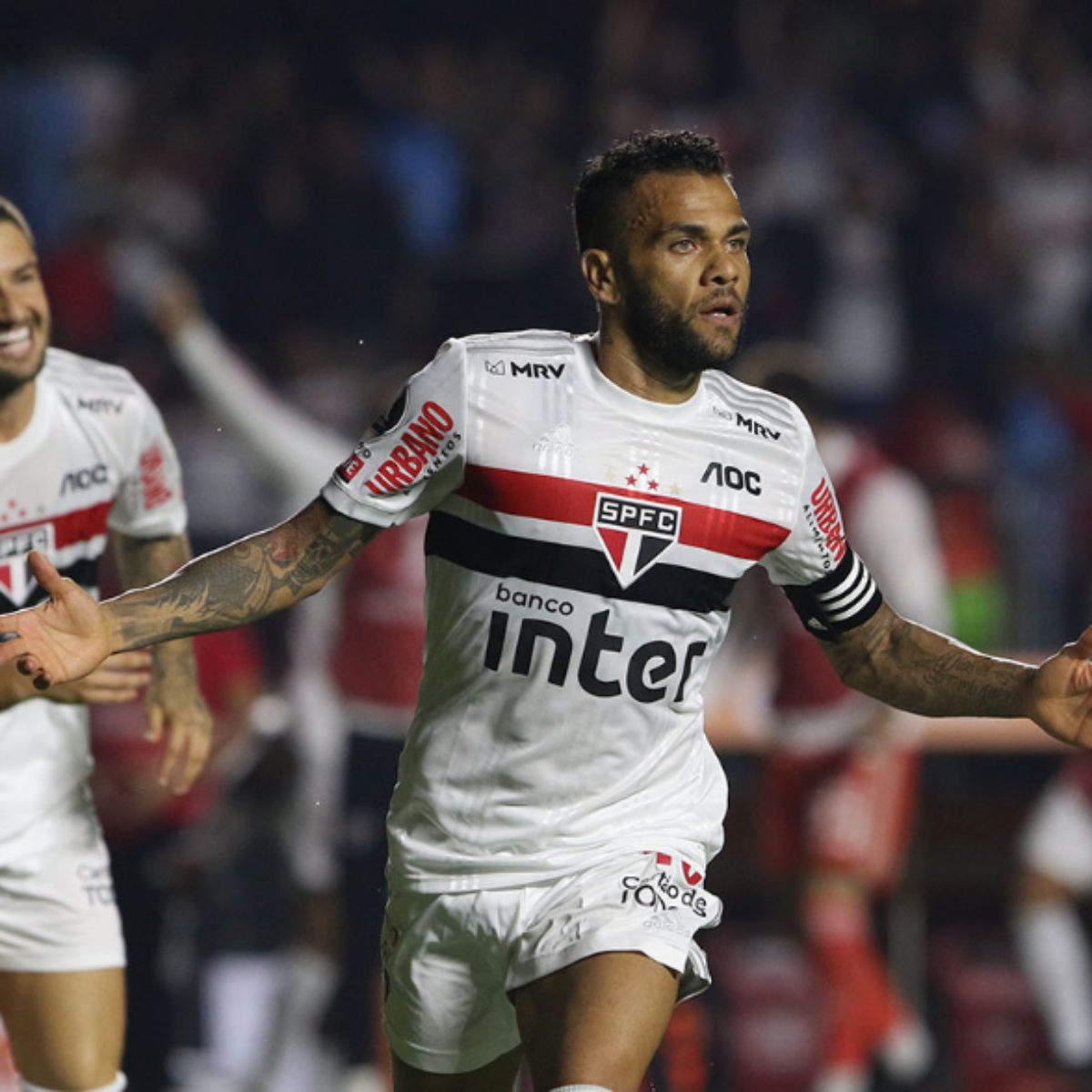 Daniel Alves E Ao Lado De Pablo O Artilheiro Do Sao Paulo