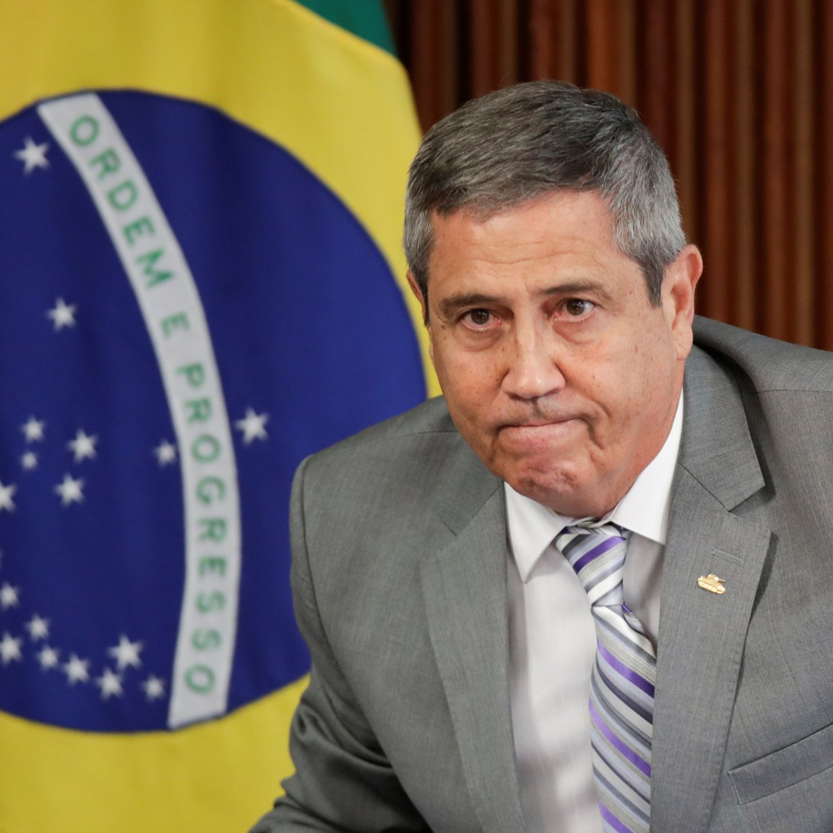 Braga Netto nega que Carlos tenha gabinete no Planalto