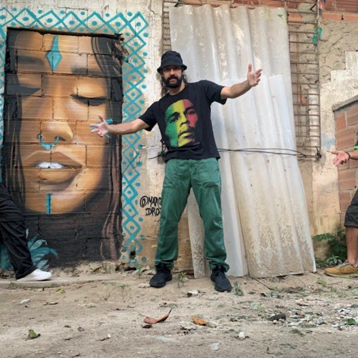 Gabriel O Pensador Reflete Sobre A Resistencia Opressao E Preconceito Na Faixa Vamo Ai