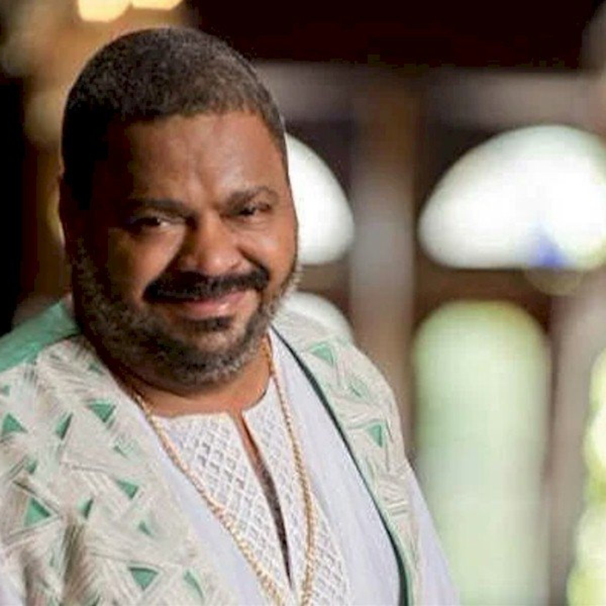 Arlindo Cruz O Show Tem Que Continuar E Musica Mais Tocada E Gravada Do Artista Bom aprendiz am e am bb vai e diz a ela que não dá am e am a que à noite a saudade faz chorar d g c am diz que a fortaleza já desmoronou b a certeza virou incerteza bm e a alegria o vento levou am e am dm f#°. arlindo cruz o show tem que continuar