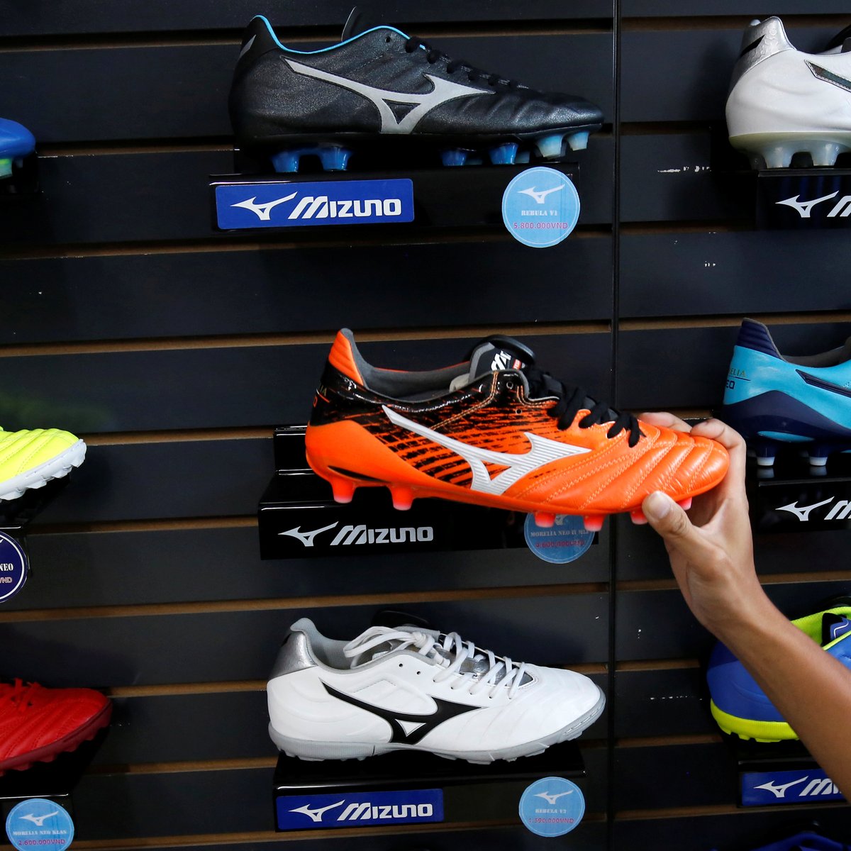 mizuno ate 200 reais