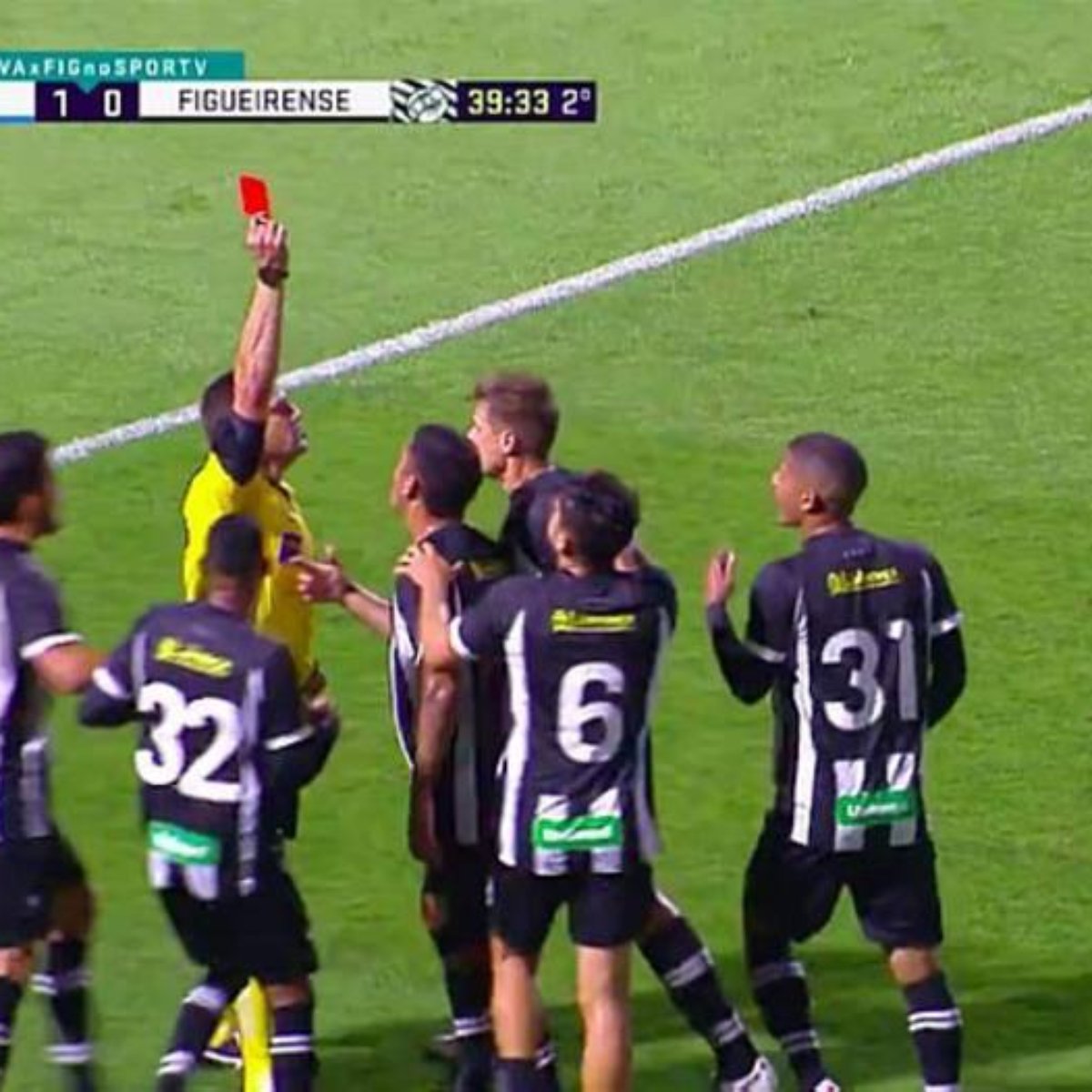 Em Sumula De Jogo Da Serie B Arbitro Relata Agressao De Zagueiro Do Figueirense