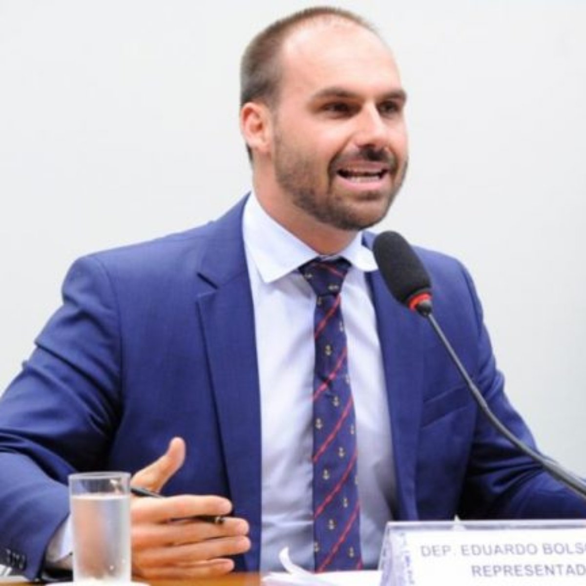 Enfia No Rabo Gente Diz Eduardo Bolsonaro Sobre Mascara