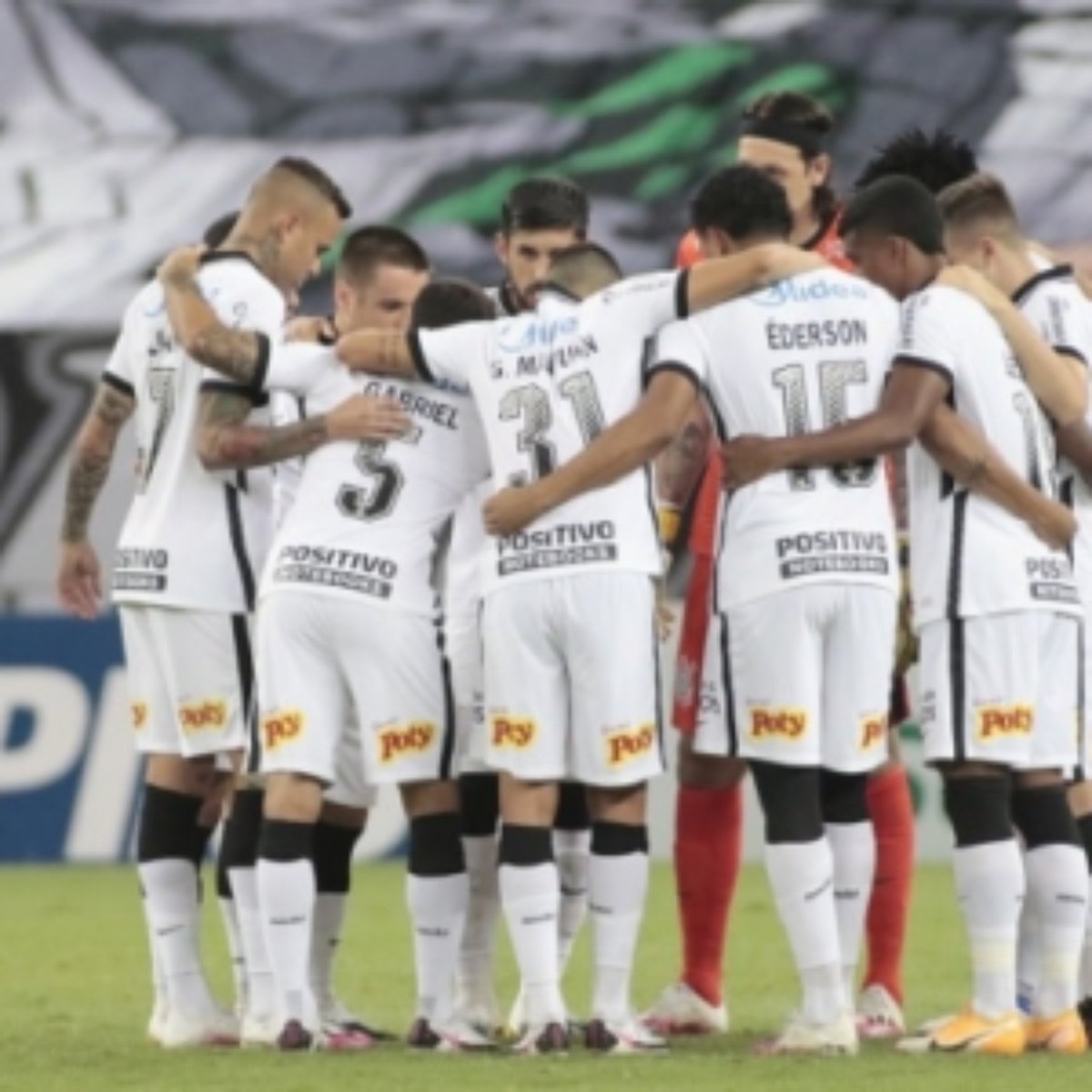 na despedida de dyego coelho corinthians mostra que proximo treinador tera muito trabalho