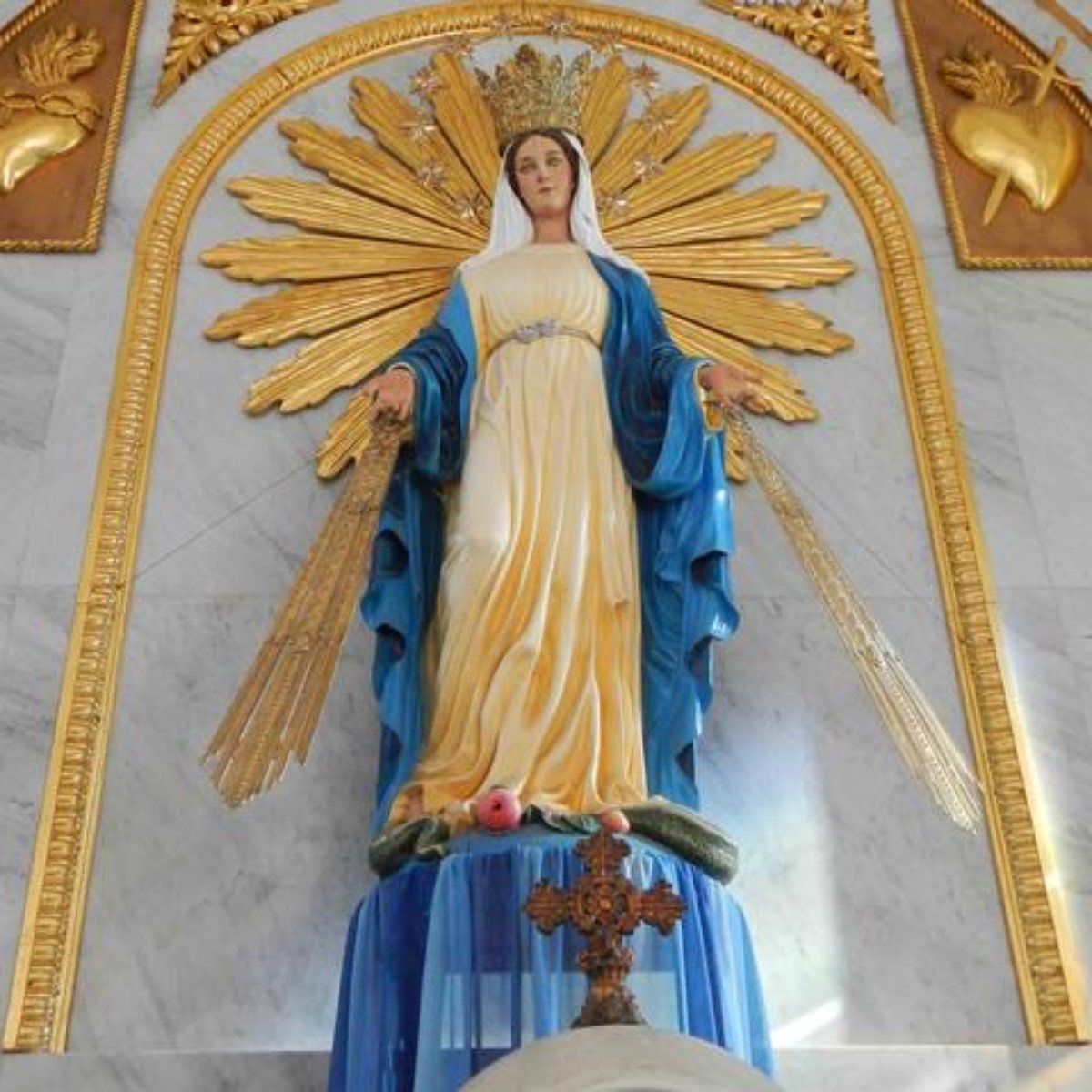 Reze para Nossa Senhora das Graças: santa dos milagres