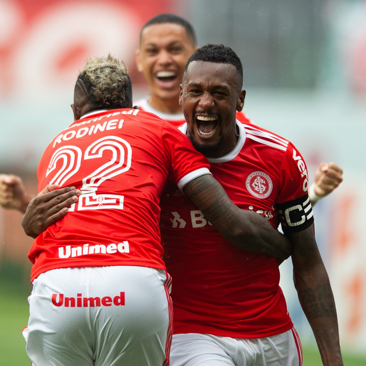 Inter Vence Gremio Acaba Com Jejum E Dispara Na Lideranca