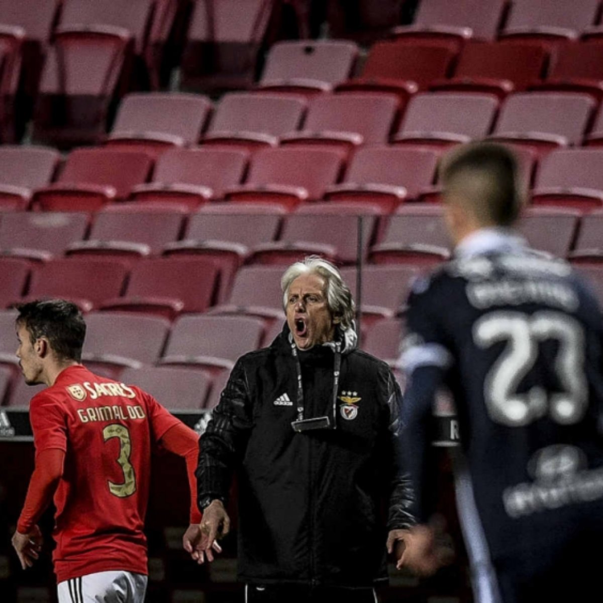 Portugues Jorge Jesus Volta Apos Covid 19 E Benfica Vence O Famalicao