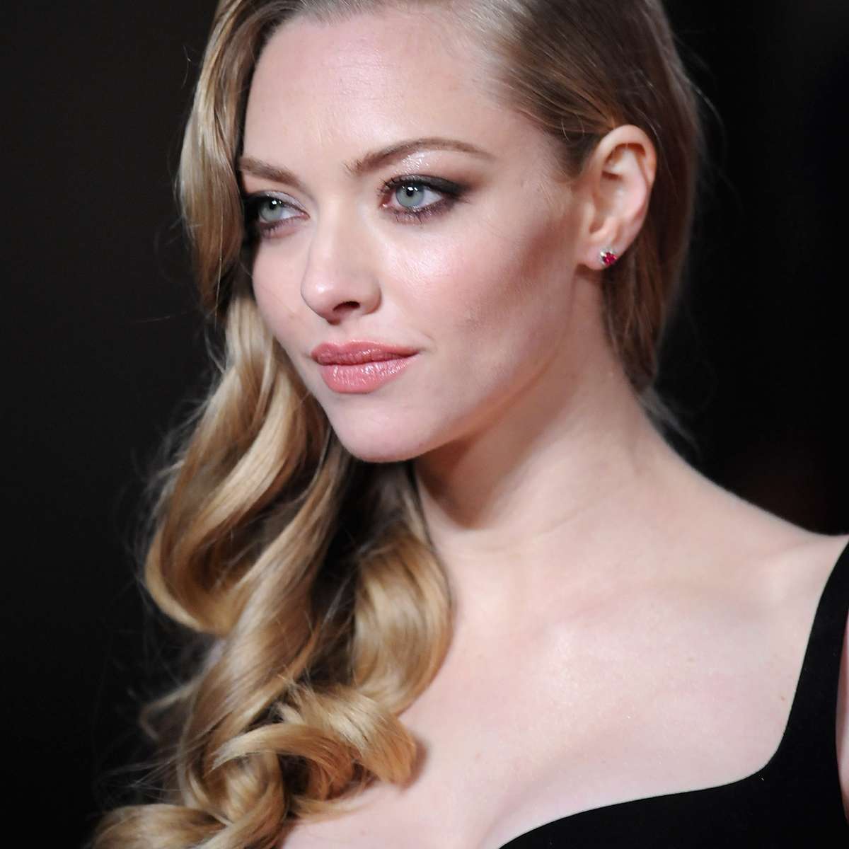 Amanda Seyfried não deixará pai ver suas cenas de nudez em filme