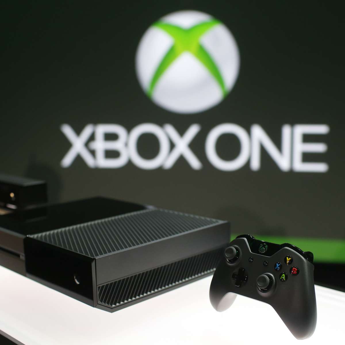 Microsoft lança novo Xbox e inicia batalha de Natal com a Sony - Jornal O  Globo