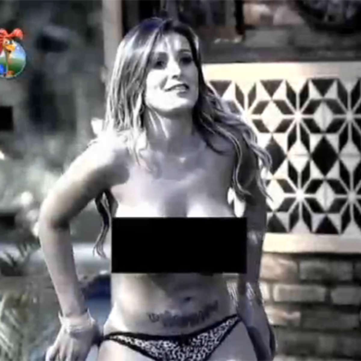Andressa fica nua em protesto contra finalistas de A Fazenda; veja fotos