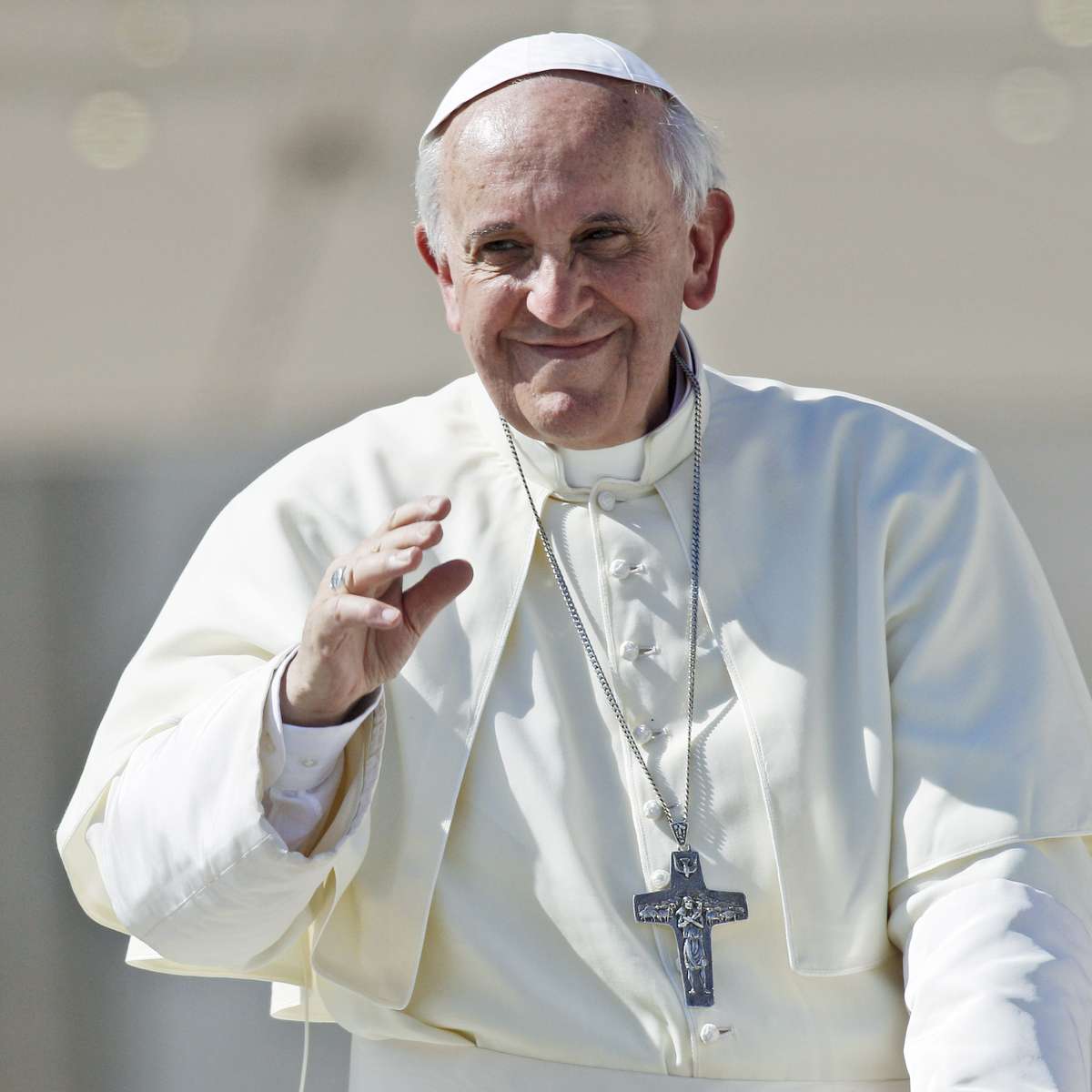 Papa Francisco supera 15 milhões de seguidores no Twitter
