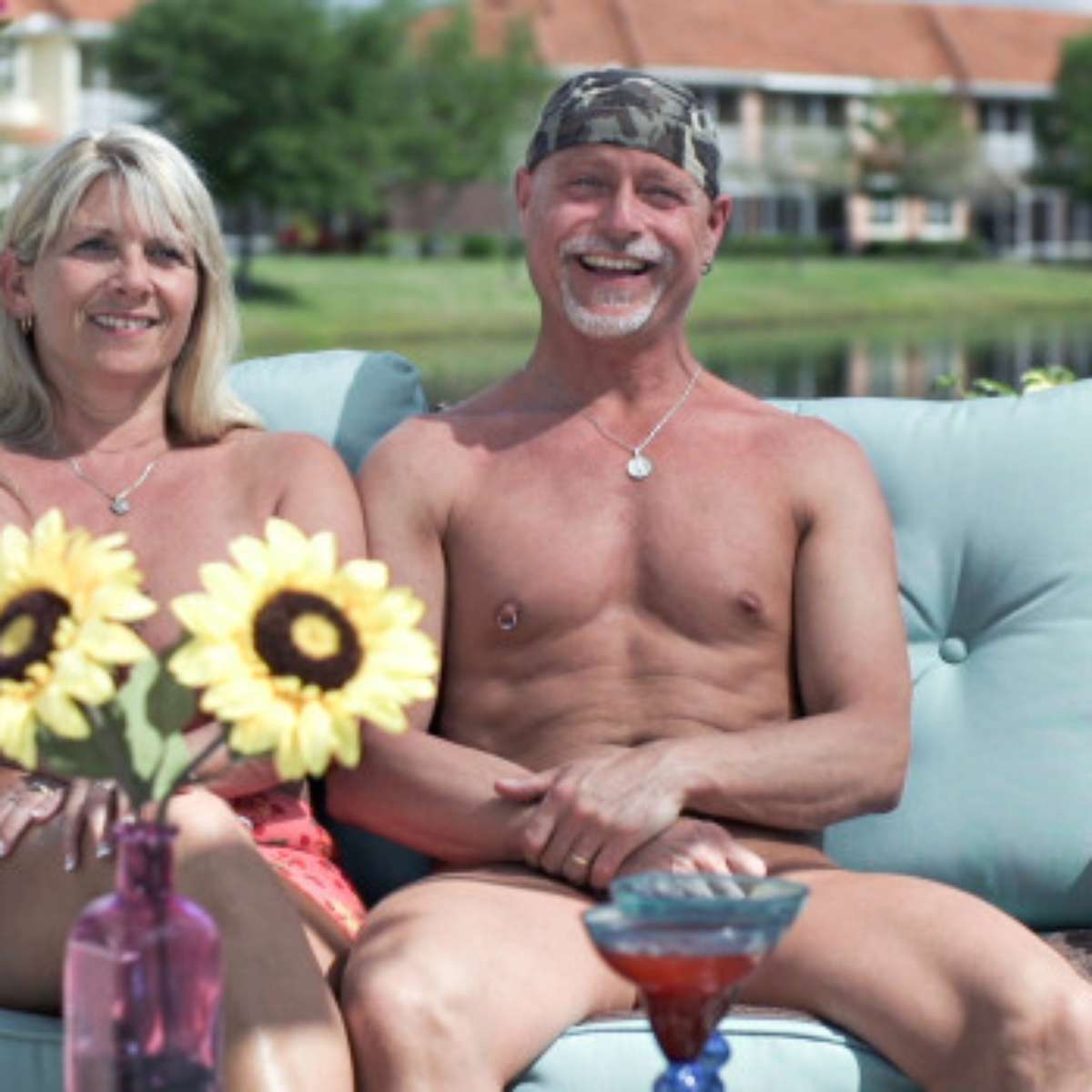 Pelados e apaixonados sem censura