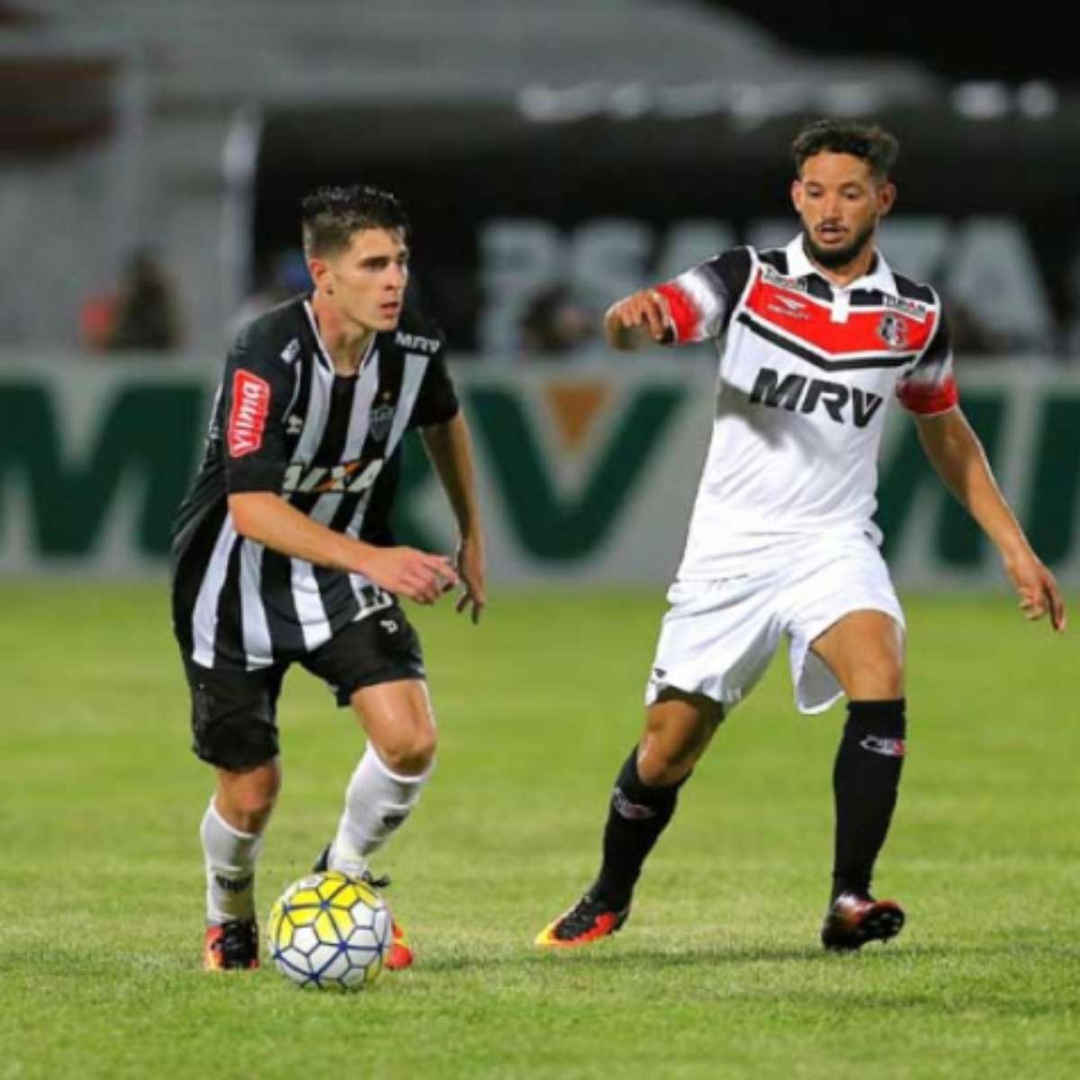 Galo' vira com Cazares e Fred e volta a vencer em casa no Brasileirão