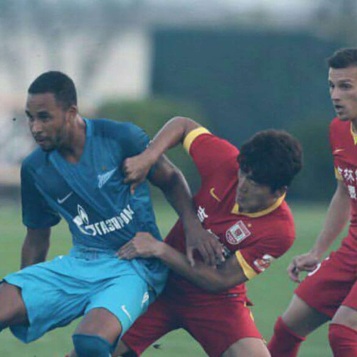 Zenit, que tem o brasileiro Hernani, é campeão russo pela quinta