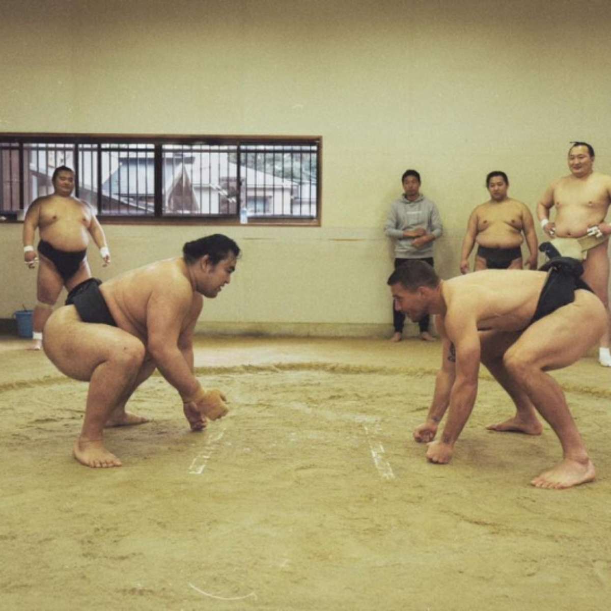Se Voce Pensa Que Ja Viu De Tudo Saiba Que Podolski Esta Lutando Sumo