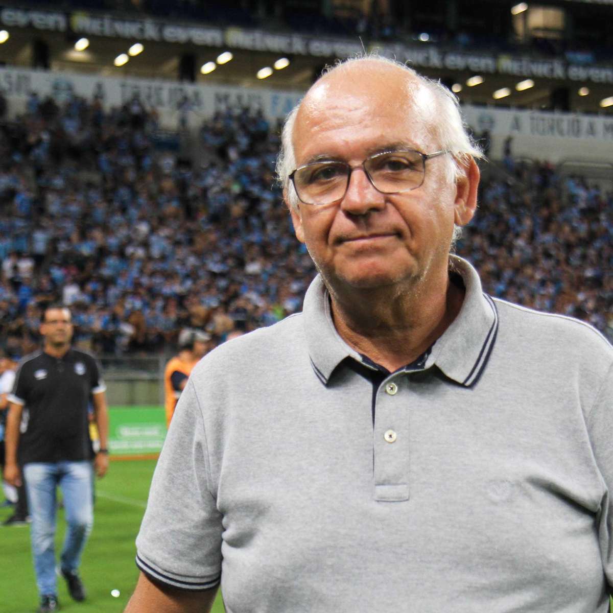 VAI JOGAR! Geromel está escalado para o jogo de hoje e torcedores comemoram