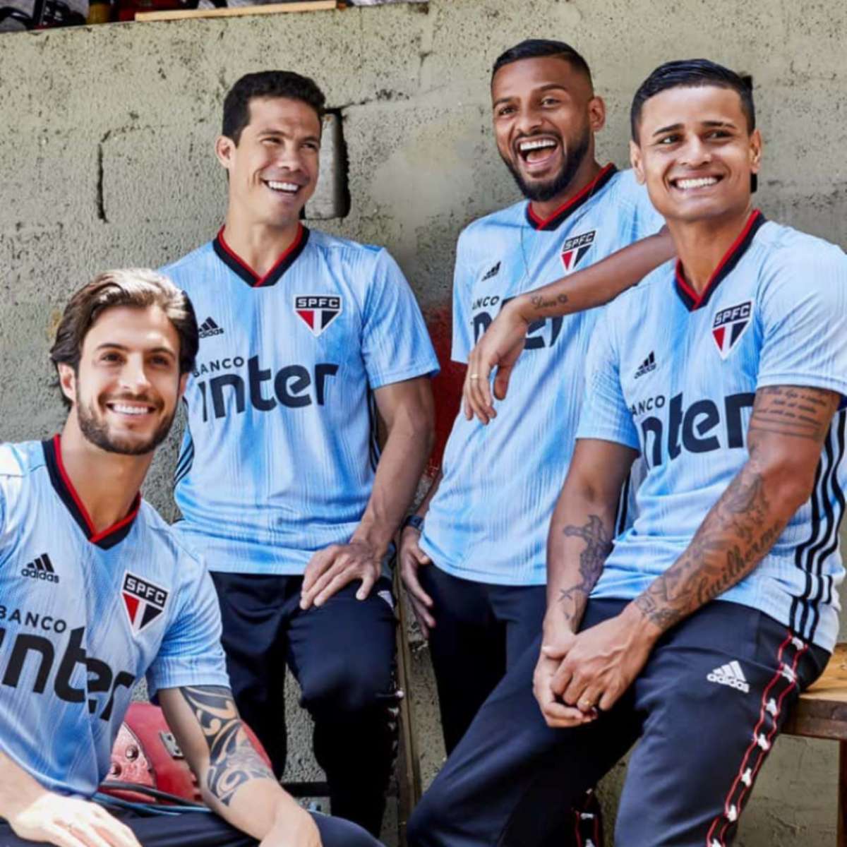 S o Paulo apresenta terceira camisa e estreia ser contra o Cear