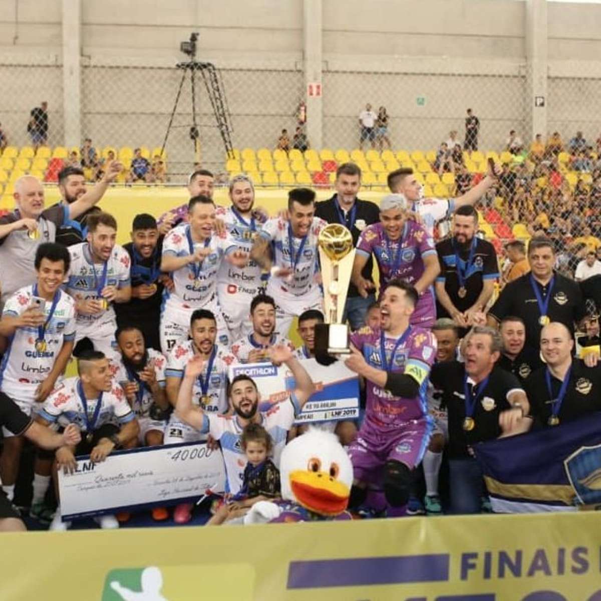 Corinthians atropela o Sorocaba e é campeão paulista de futsal