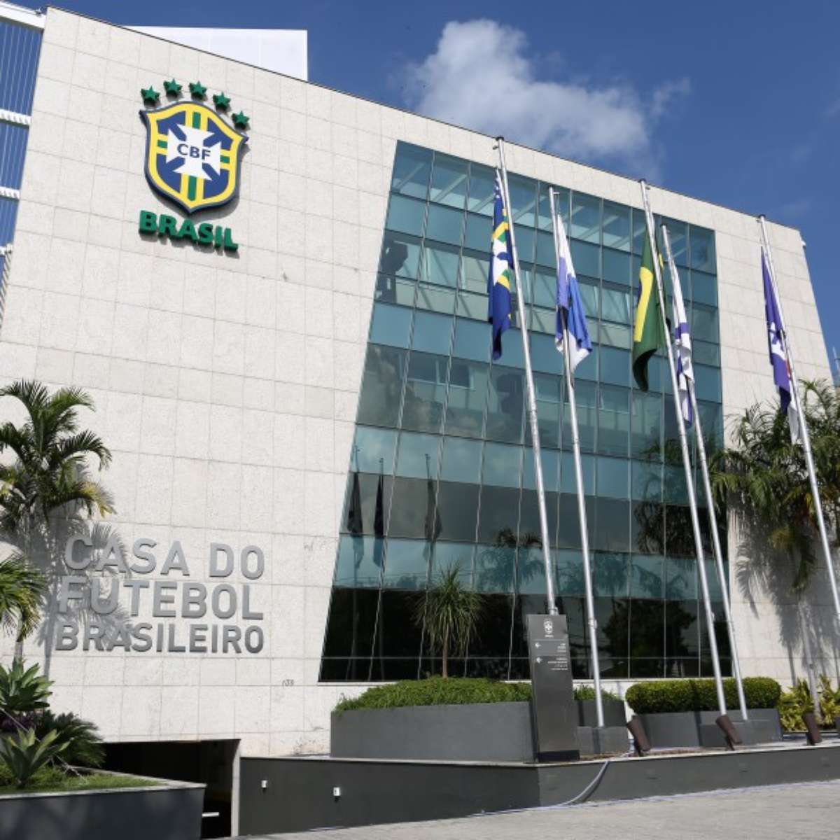 CBF não atende pedido do Palmeiras por adiar clássico contra o Santos