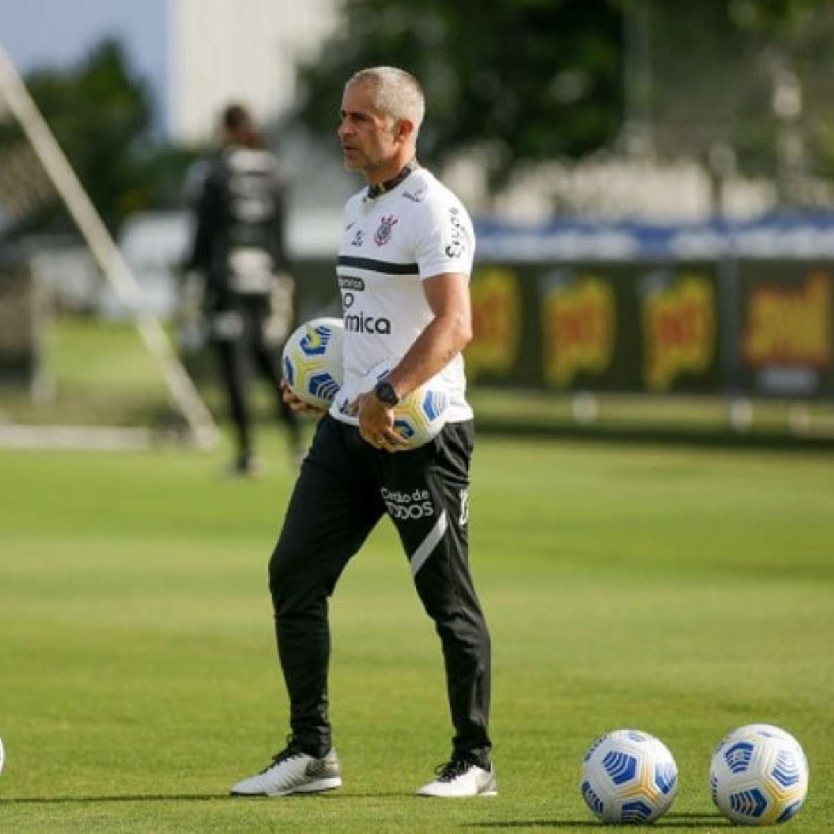 Corinthians encerra temporada com três títulos e fala em 'ano desafiador