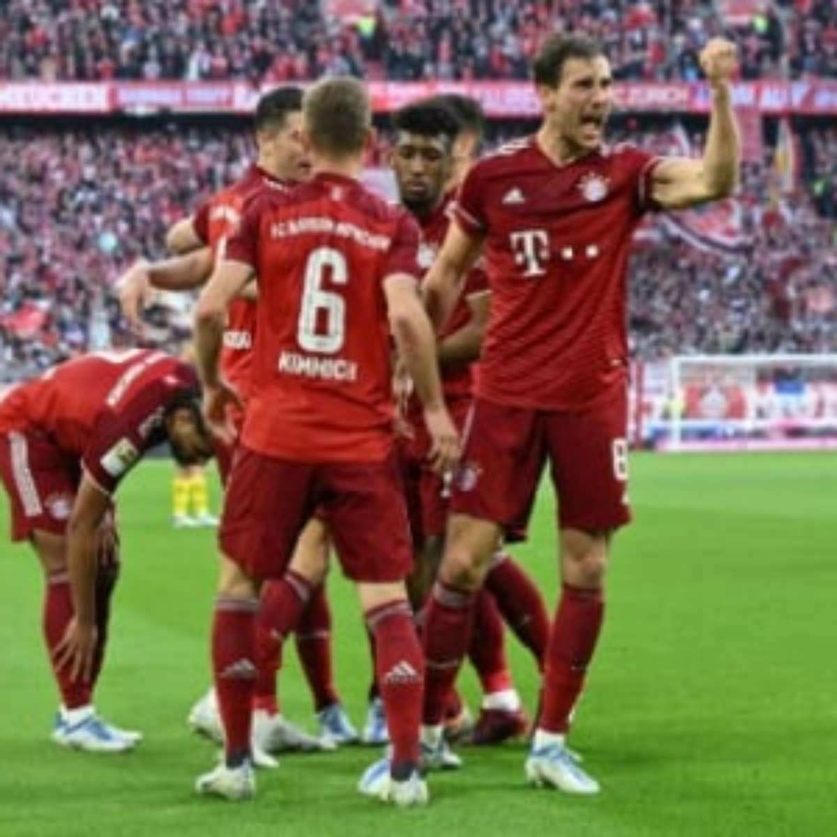 Bayern é campeão alemão após tropeço do Borussia Dortmund e mantém
