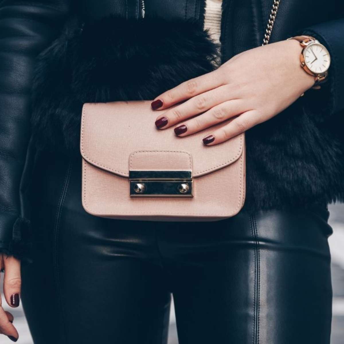 Mini bags conhe a a tend ncia que tem bombado entre as famosas