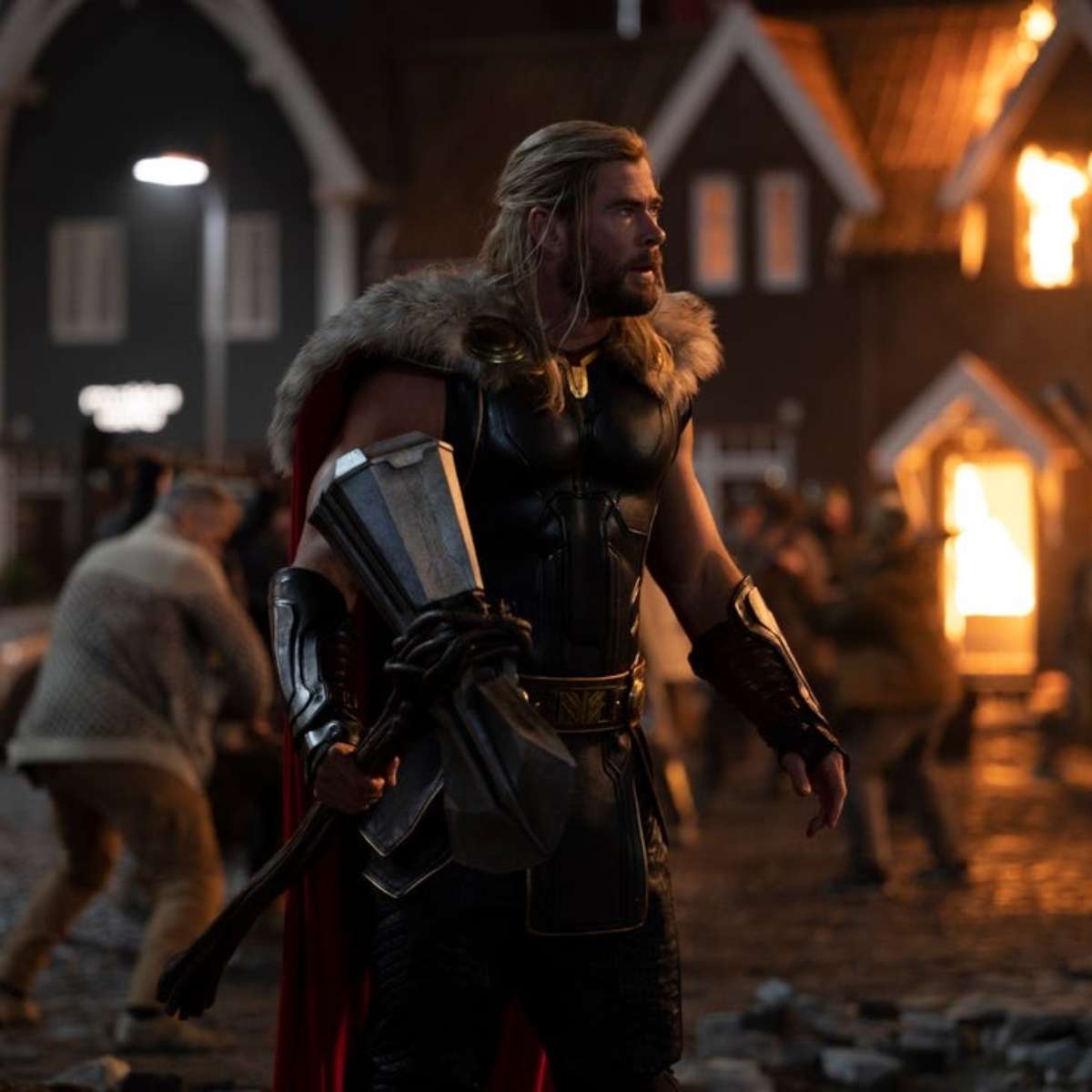 Você notou que a filha de Chris Hemsworth apareceu em 'Thor: Amor