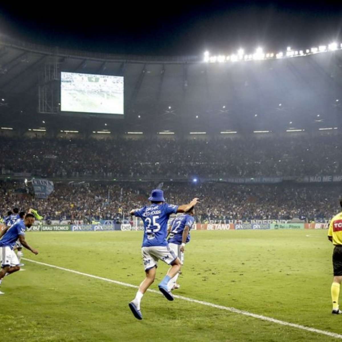 Vasco x Cruzeiro pode bater o recorde de público da Série B 2022