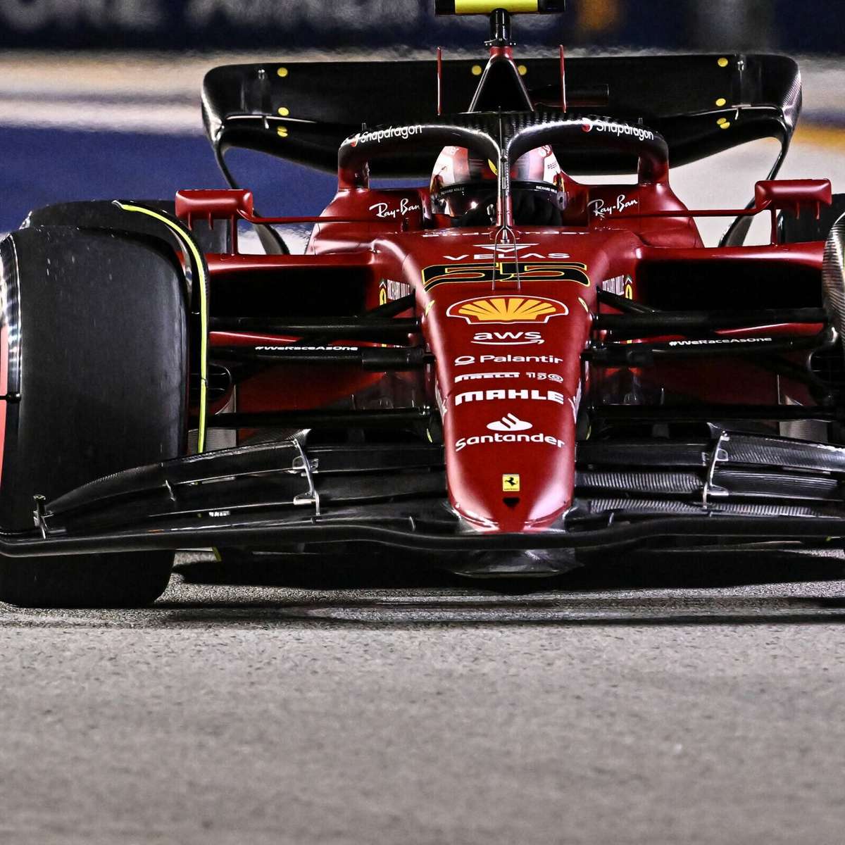 F1: Sainz é mais rápido no TL2 em Singapura com dobradinha da Ferrari