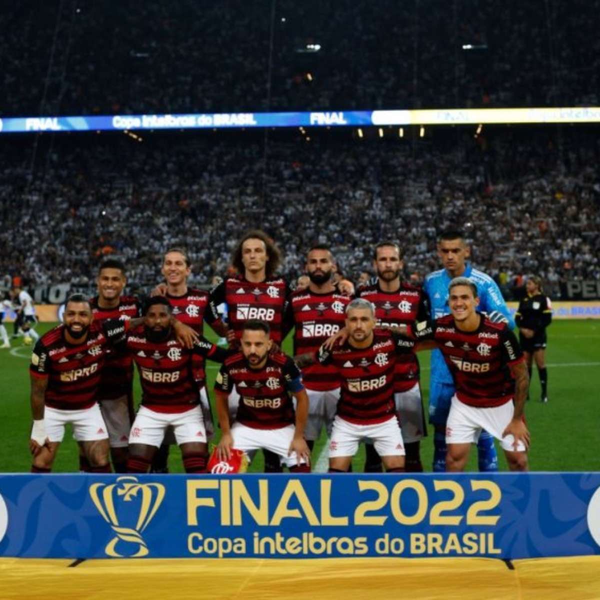Domingo, na final da Copa do Brasil, Flamengo e São Paulo, feijoada grátis  na República - AcreNews