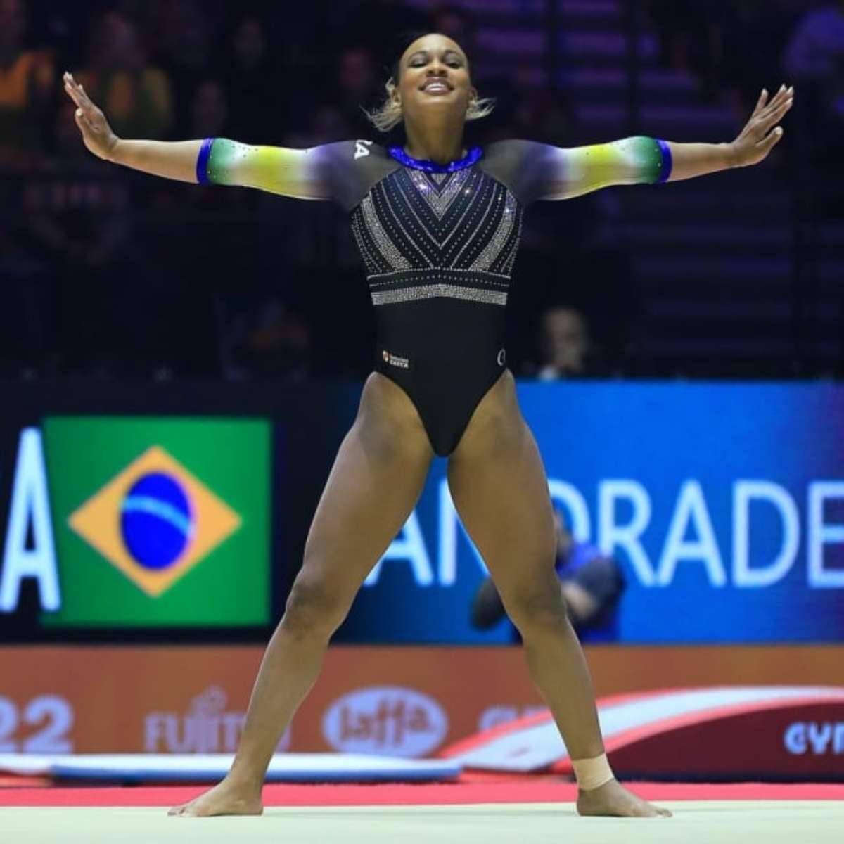 Rebeca Andrade é bronze no trave no Mundial de Ginástica
