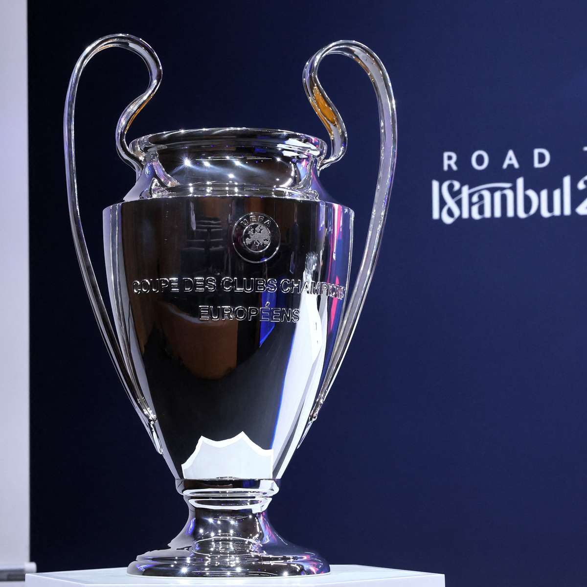 UEFA revela onde serão disputadas as próximas quatro finais da Liga Europa  e da Champions - Internacional - Jornal Record