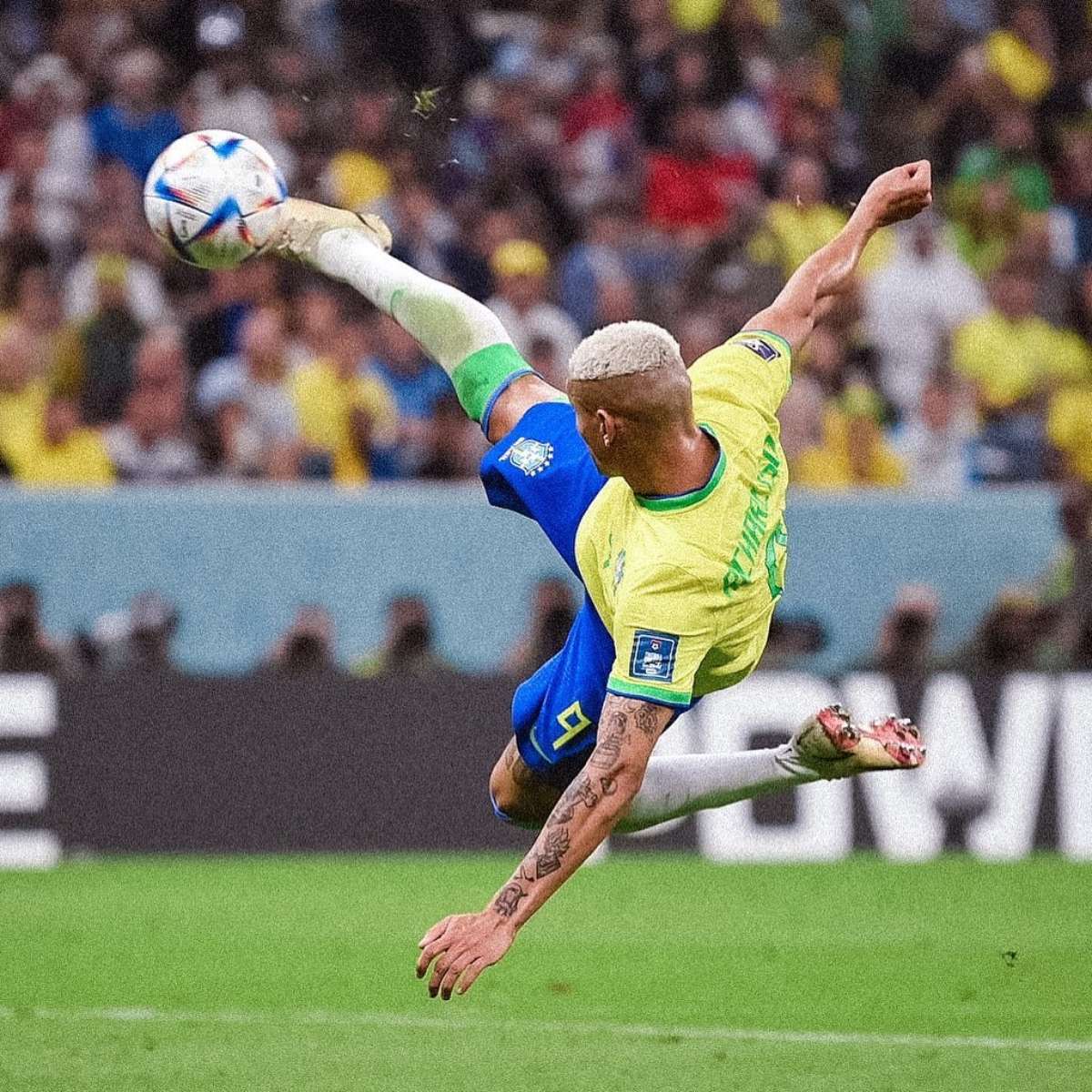 Influencer se declara a Richarlison ap&oacute;s gola&ccedil;o na Copa e recebe resposta
