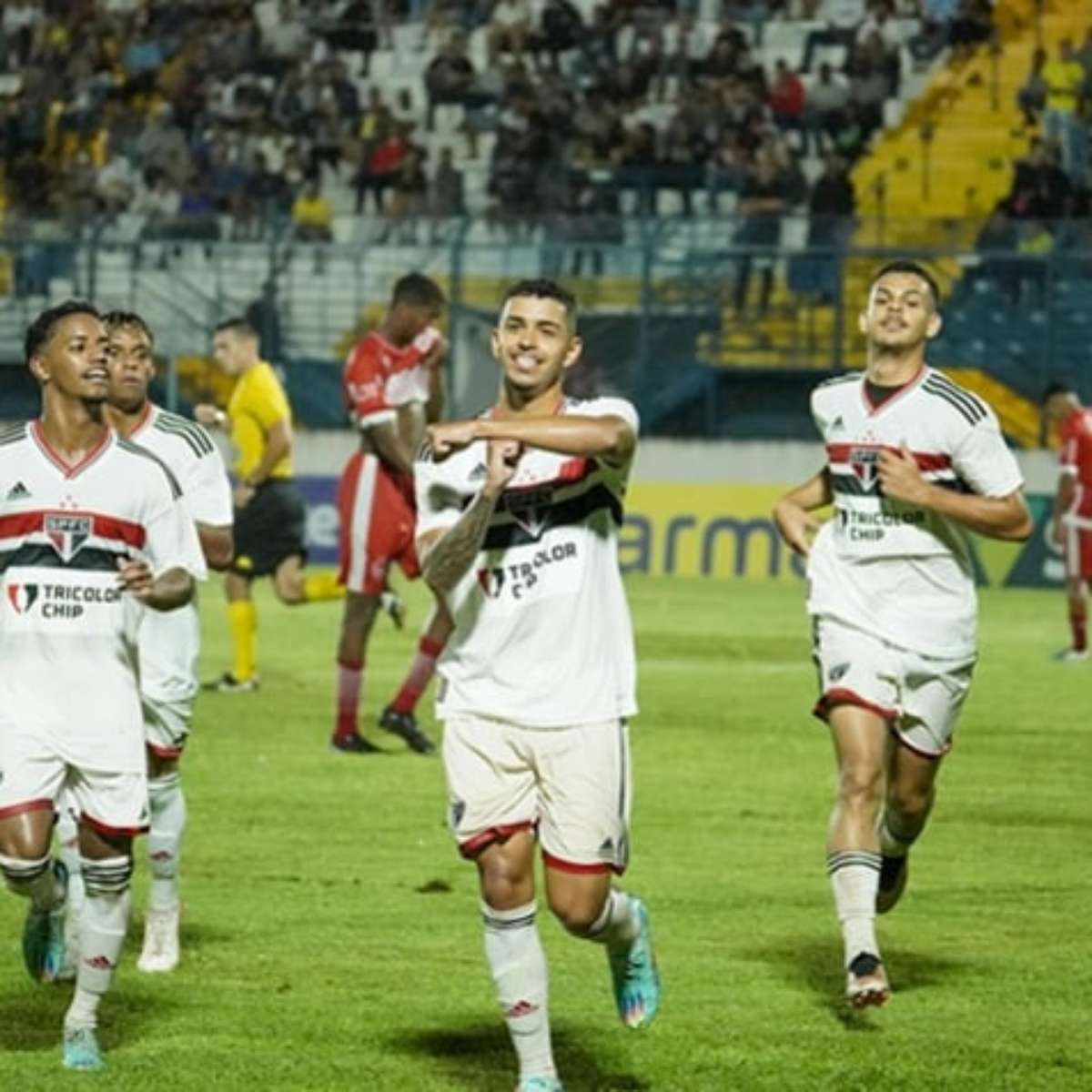 Com três gols, São Paulo vence o Porto Velho em estreia na Copinha