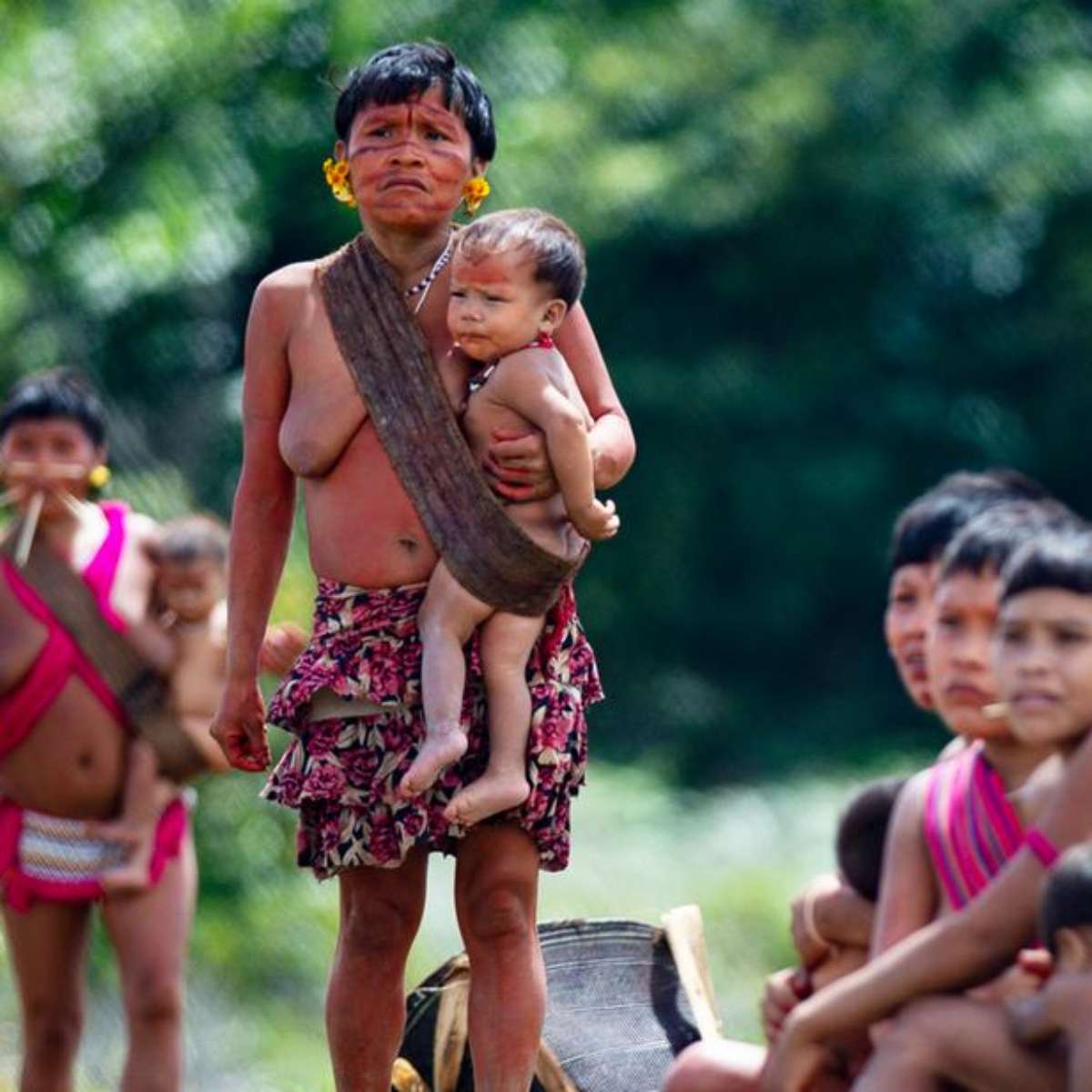 Garimpo e ina&ccedil;&atilde;o do governo levaram yanomami &agrave; trag&eacute;dia
