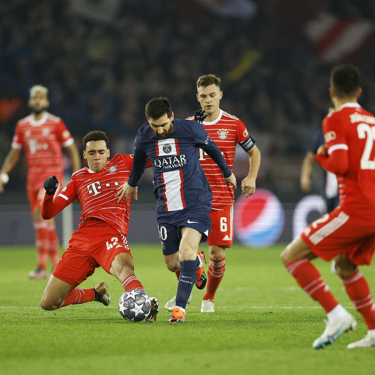 O Paris Saint-Germain enfrentará o Bayern de Munique nas quartas de final!