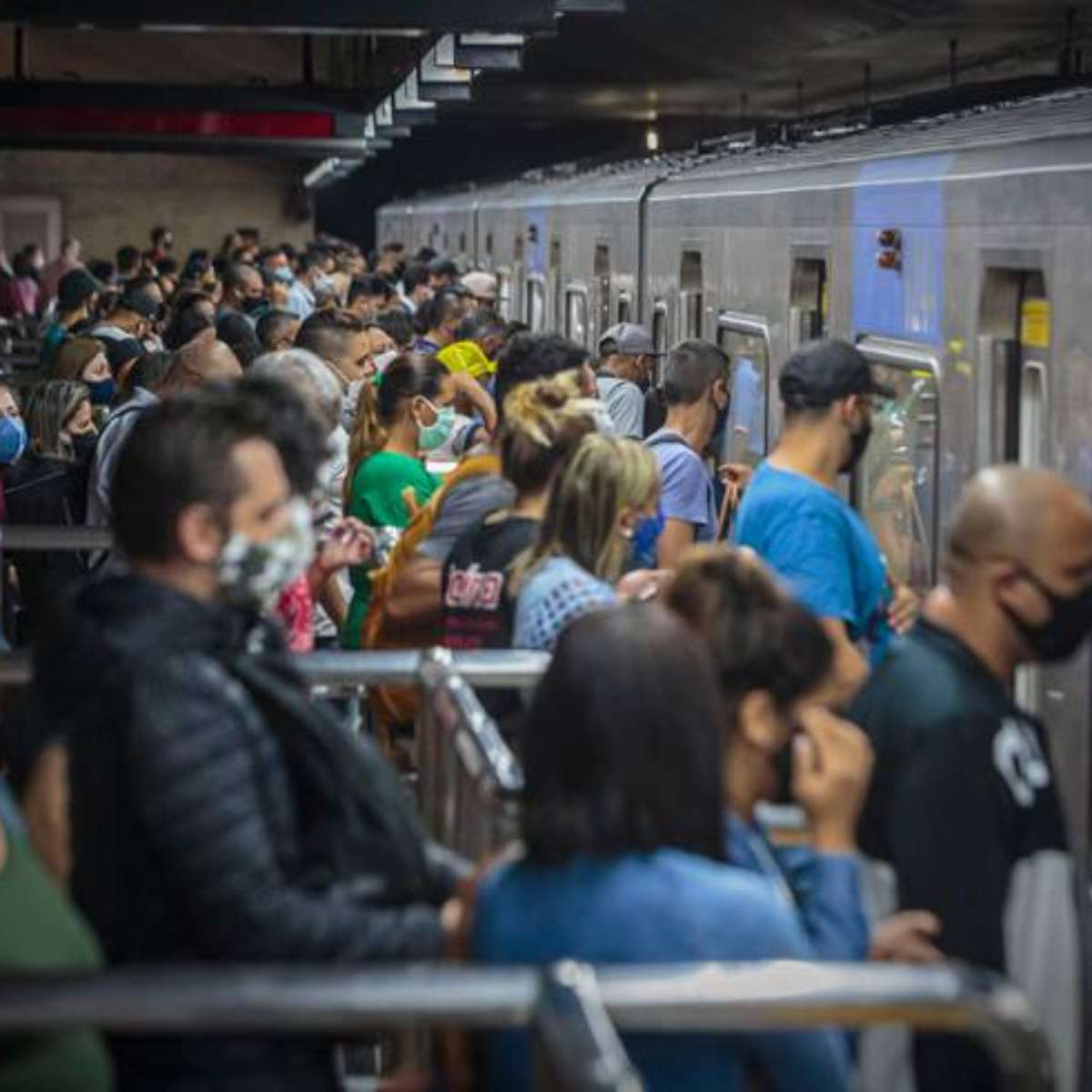 Metrô-DF reapresenta proposta para encerrar a greve dos metroviários
