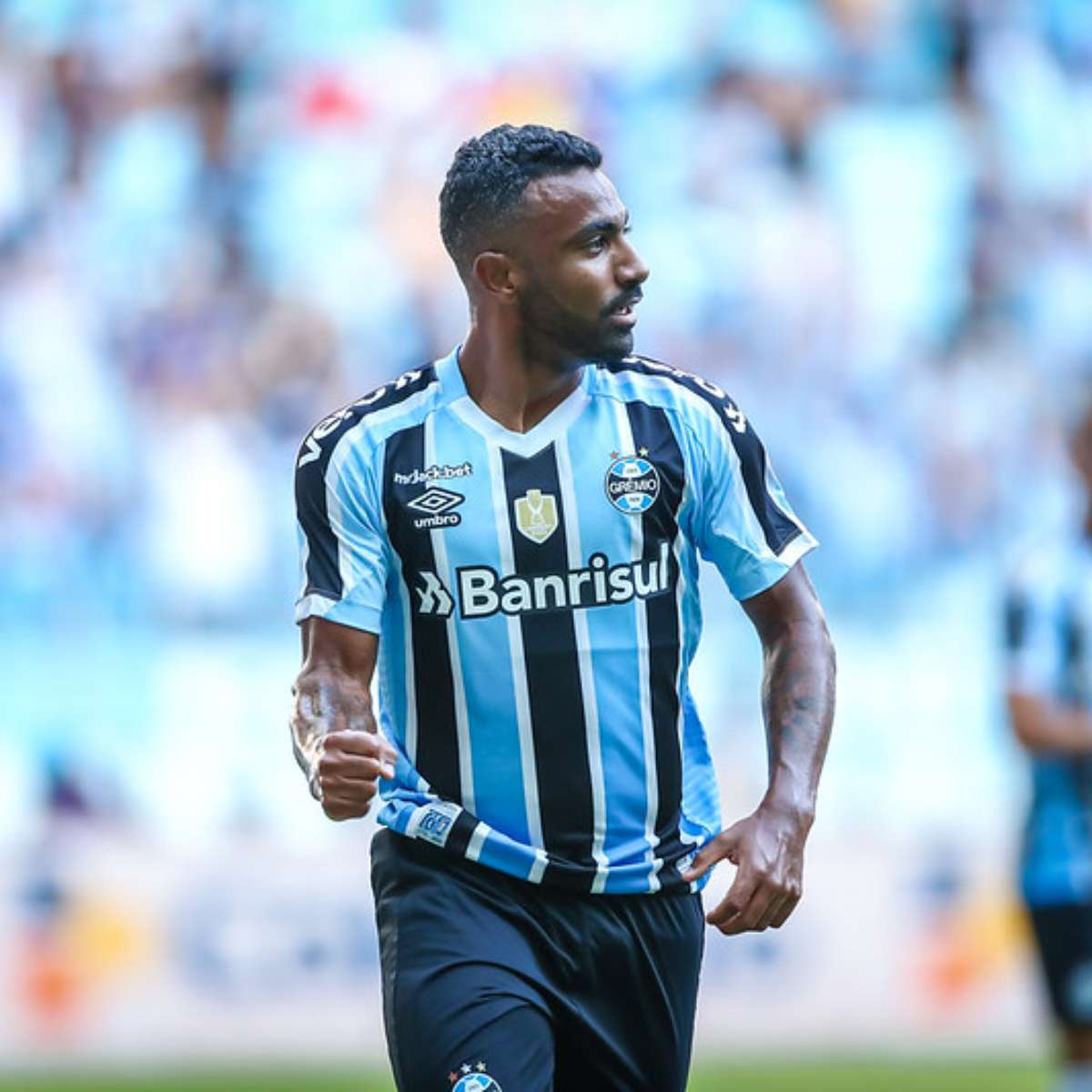 Everton Galdino celebra gol e valoriza classificação do Grêmio na Copa do  Brasil