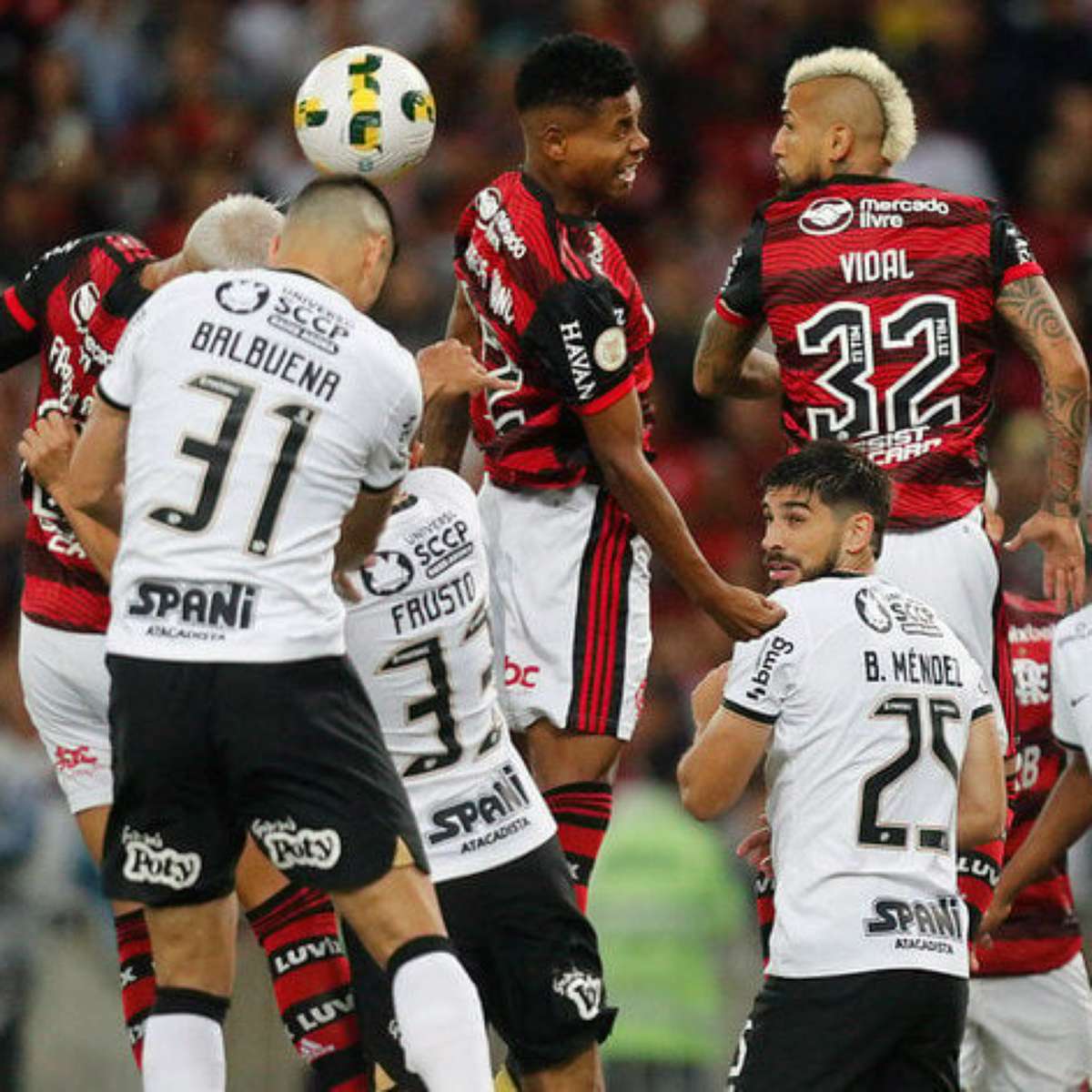Globo transmite Flamengo x Coritiba e Corinthians x Cruzeiro: veja qual jogo  vai passar em cada estado brasileiro