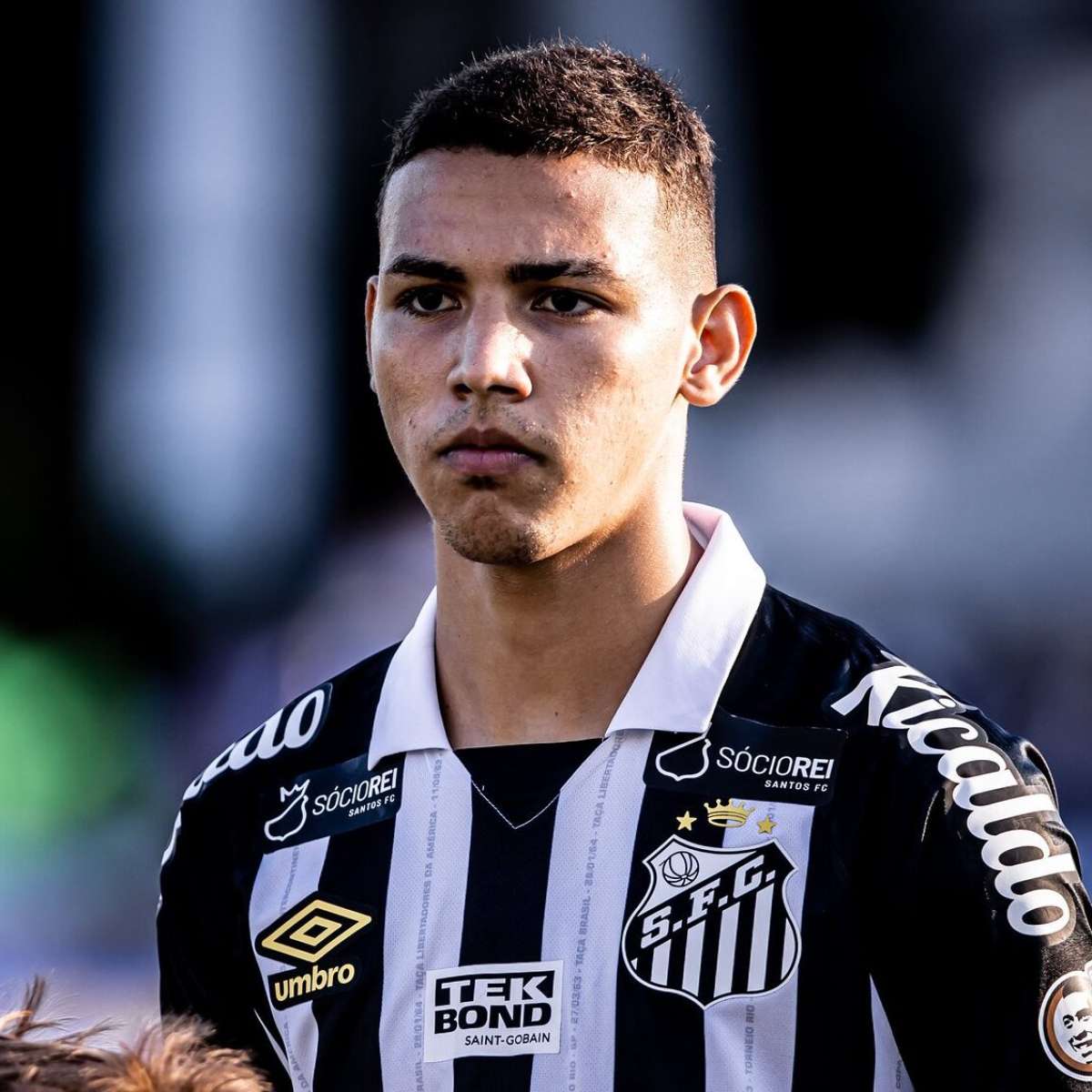 Zagueiro Domingos se oferece para jogar de graça no Santos