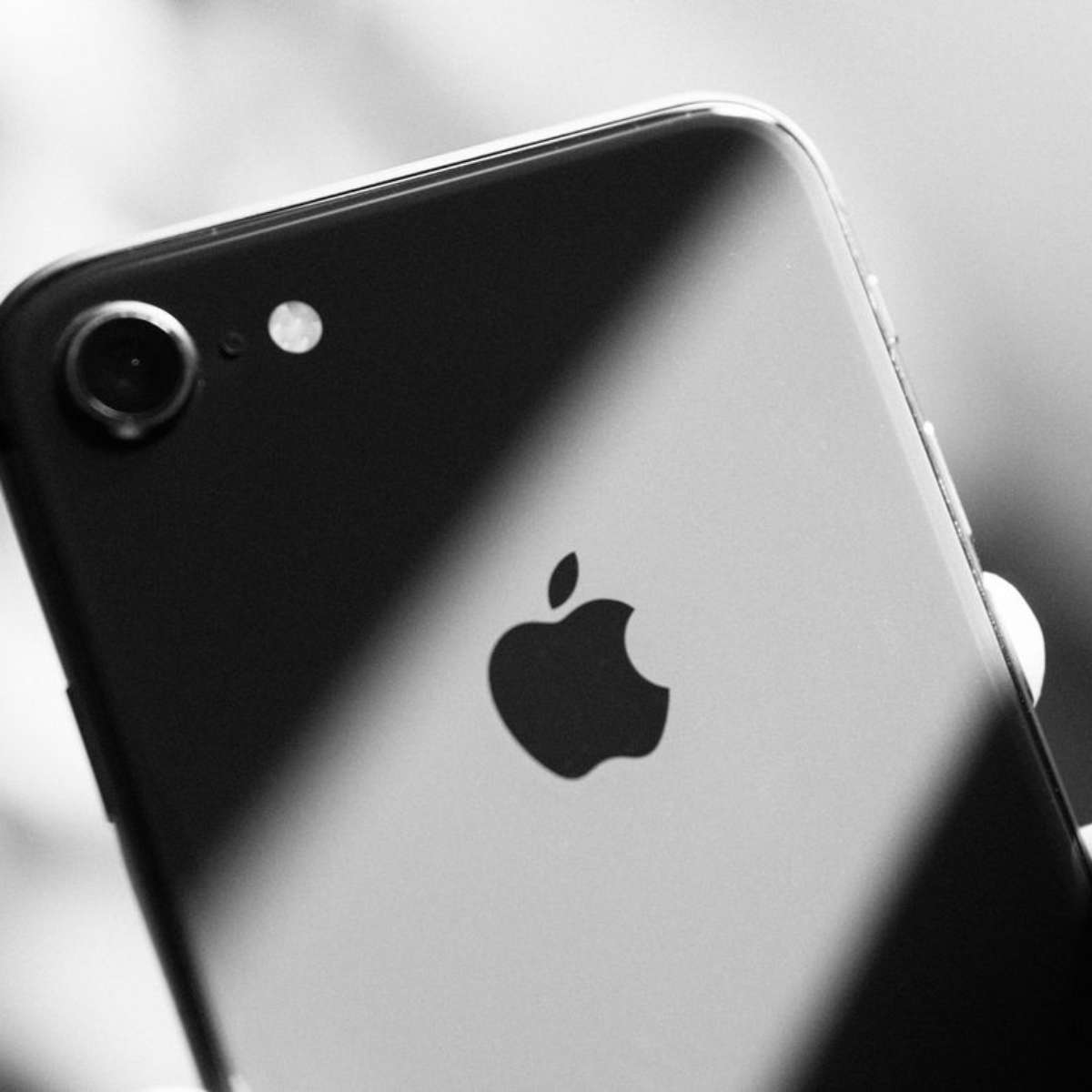 iPhone 7 Teste em Jogos e Renderização de Vídeos em 2023 - Vale a Pena?