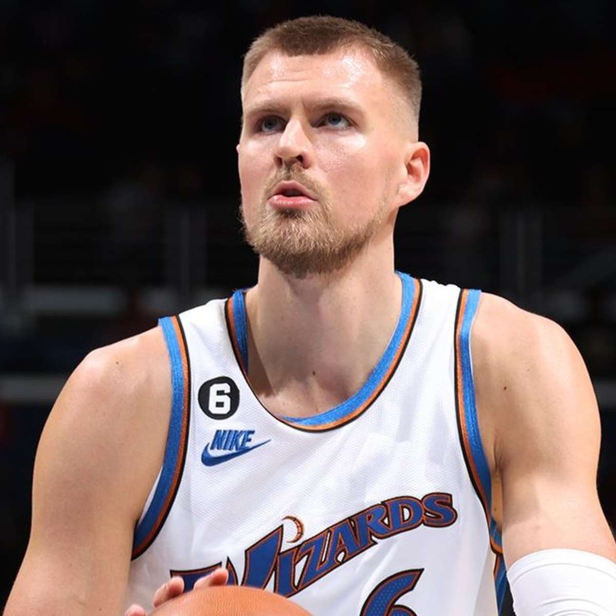 Boston Celtics busca Kristaps Porziņģis em troca tripla na NBA