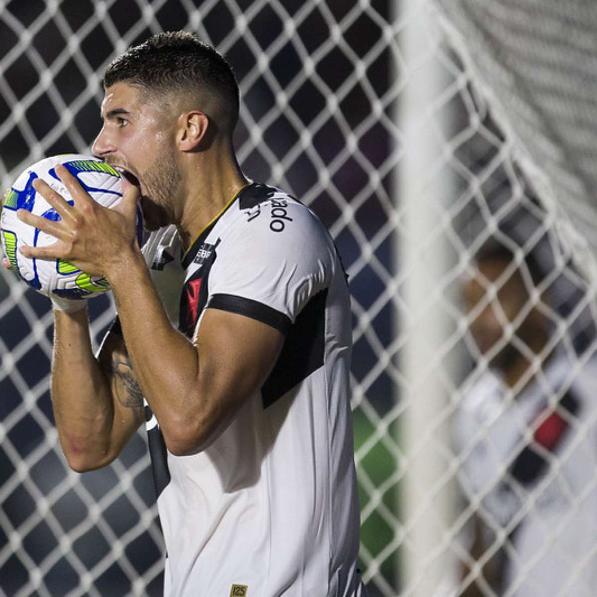 Pedro Raul está com tudo após sair do Vasco e marcou mais um golaço pelo  Toluca